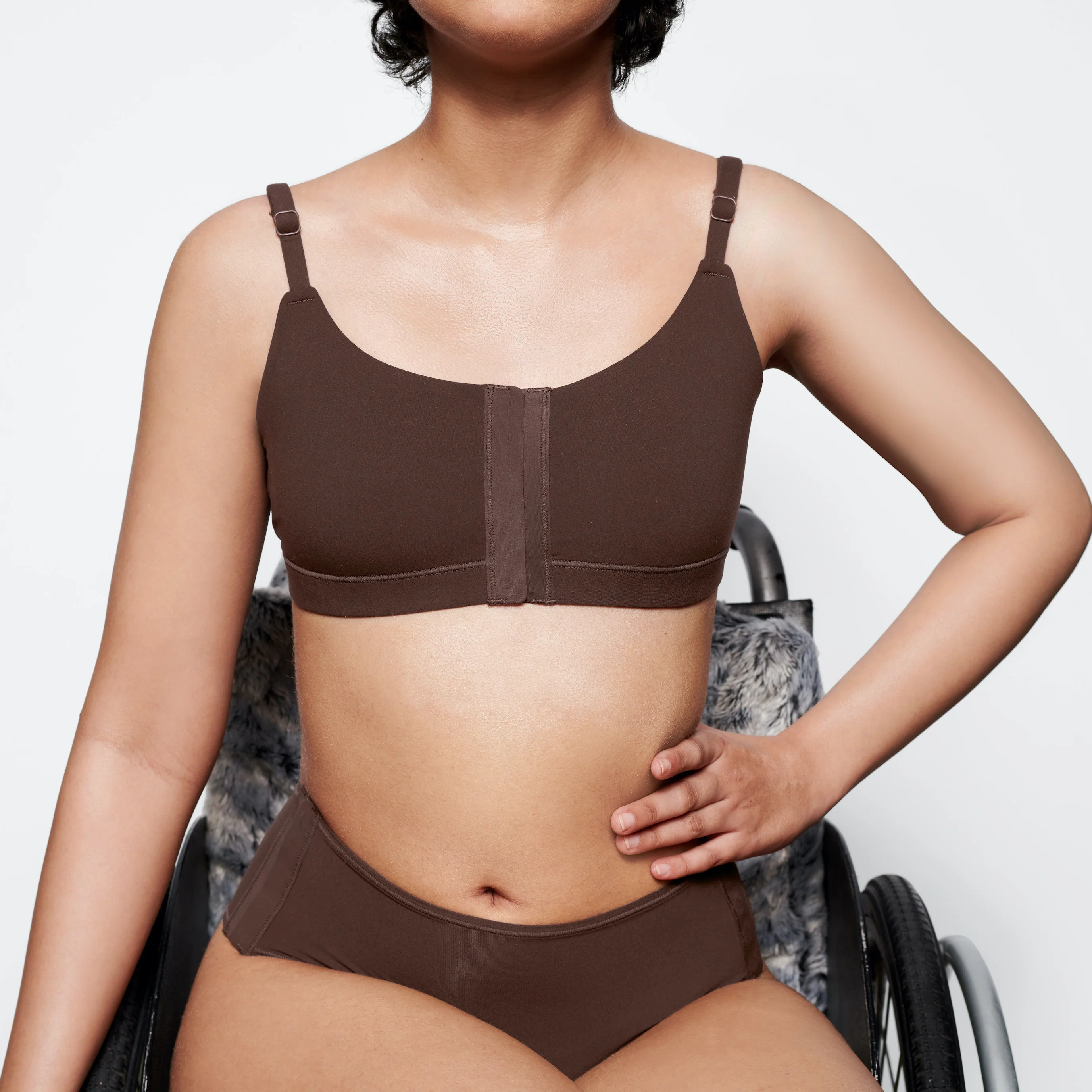 FITS EVERYBODY ADAPTIVE SCOOP BRALETTE | ONYX