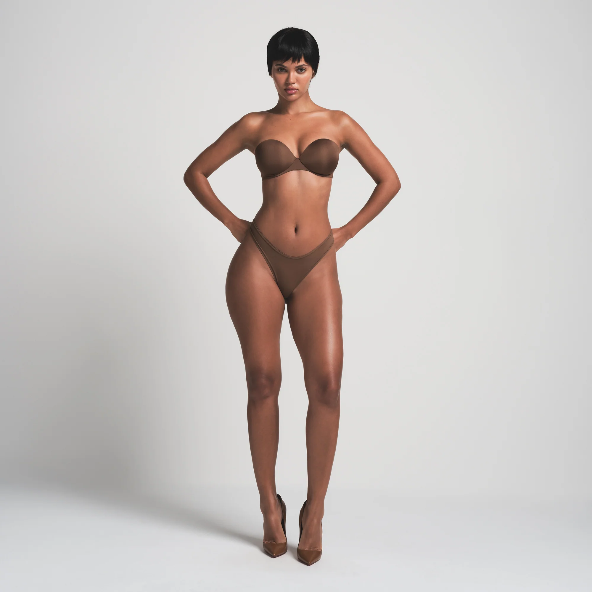 SKIMS ULTIMATE STRAPLESS PUSH-UP BRA | ONYX