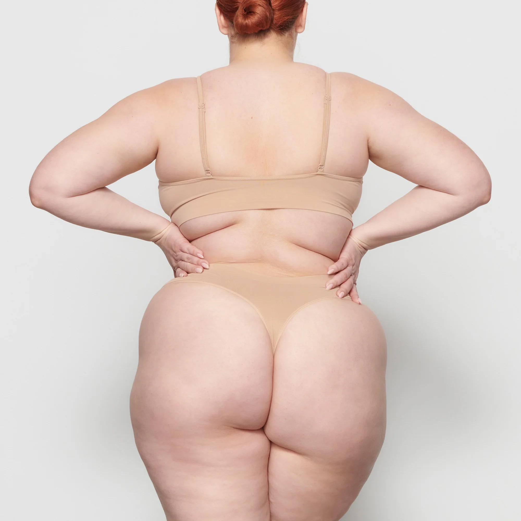 SOFT SMOOTHING SEAMLESS THONG | SIENNA