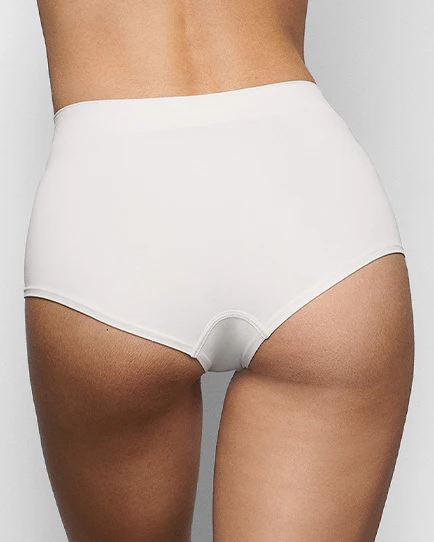 SOFT SMOOTHING SEAMLESS BOY SHORT | ONYX