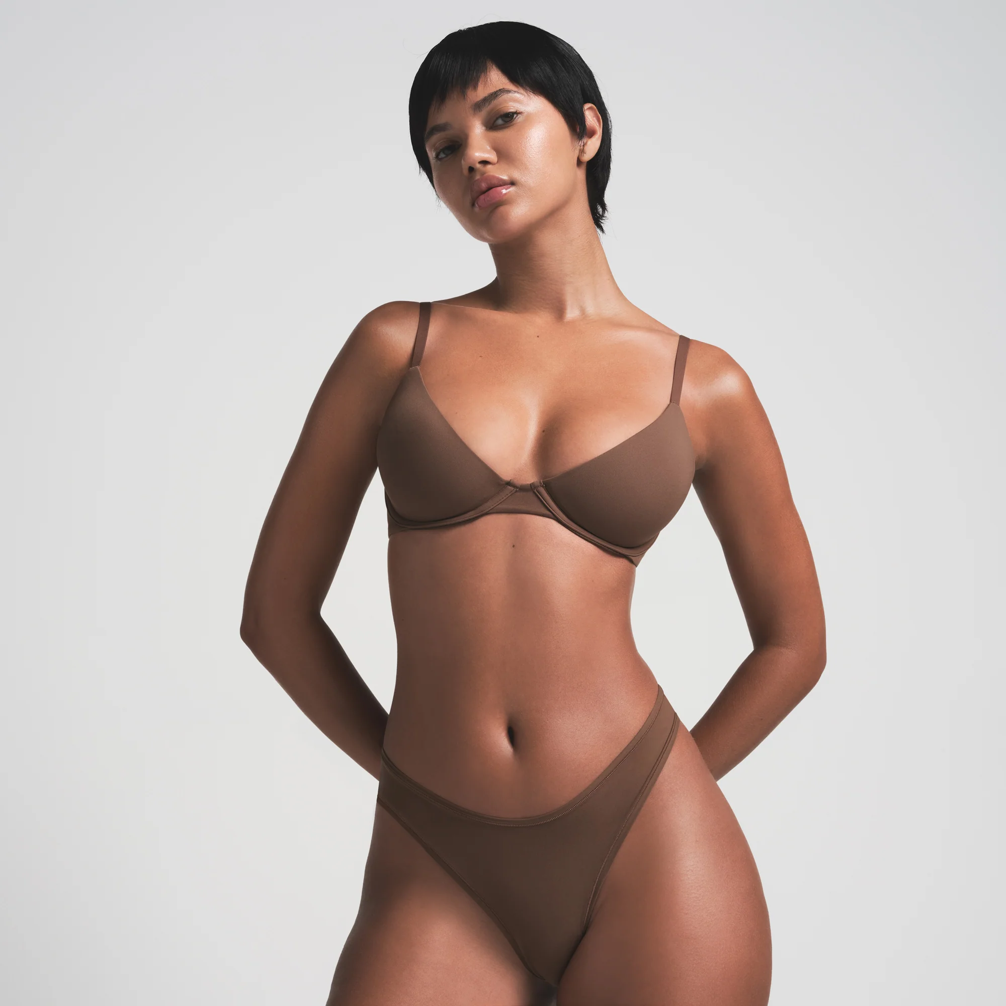 FITS EVERYBODY PLUNGE BRA | ONYX