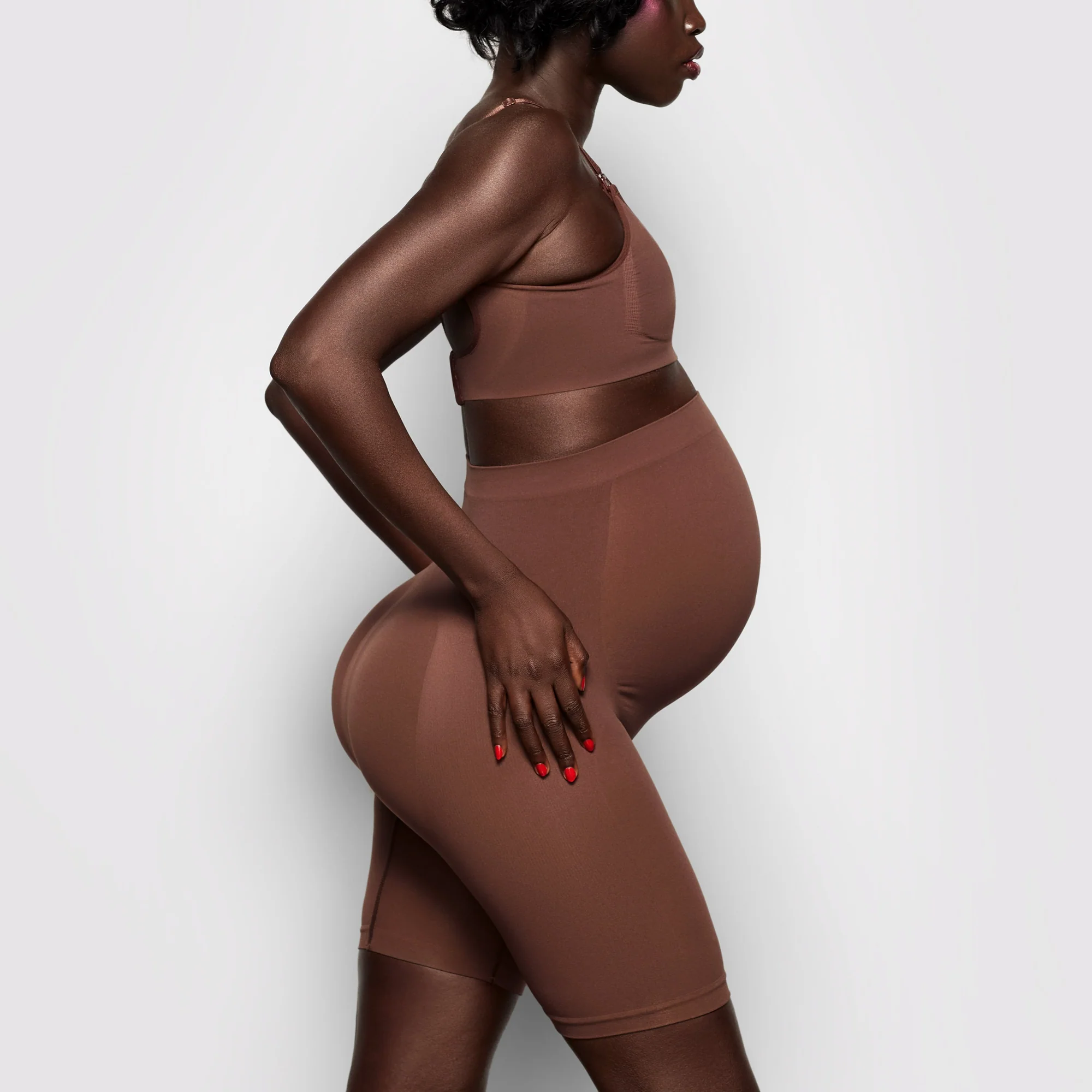 MATERNITY SCULPTING SHORT MID THIGH | ONYX