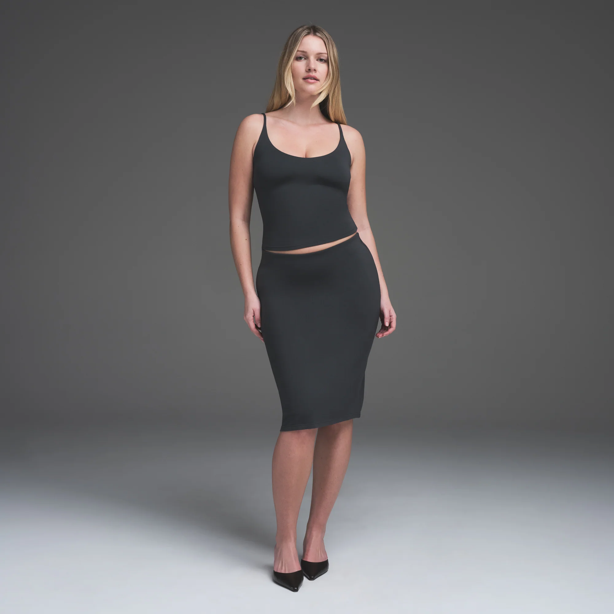 SMOOTH LAYERS SCOOP NECK CAMI | GRAPHITE