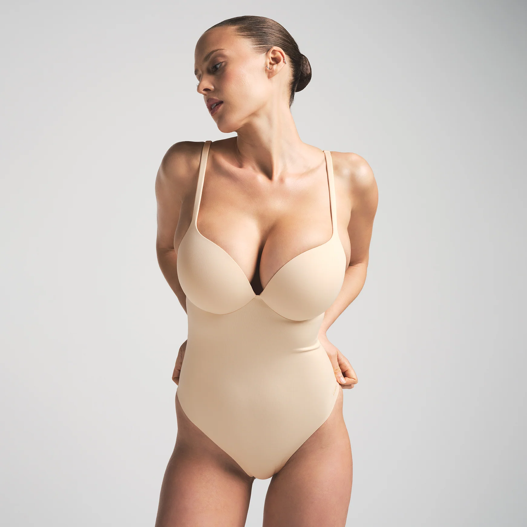 SKIMS ULTIMATE BODY PUSH-UP THONG BODYSUIT | ONYX
