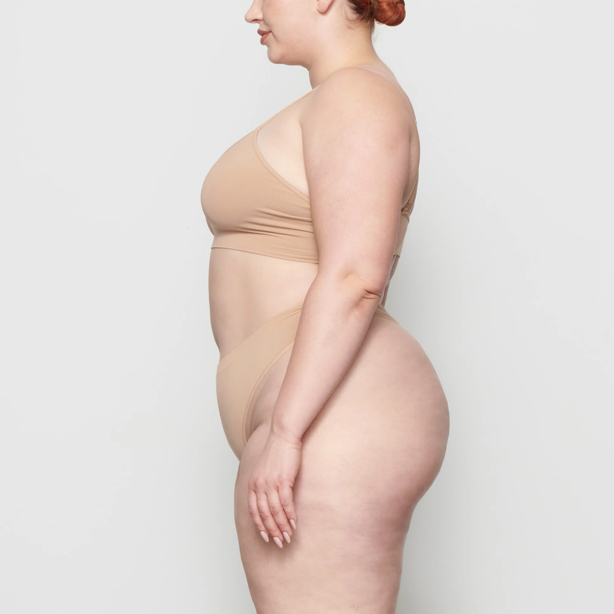 SOFT SMOOTHING SEAMLESS THONG | SIENNA