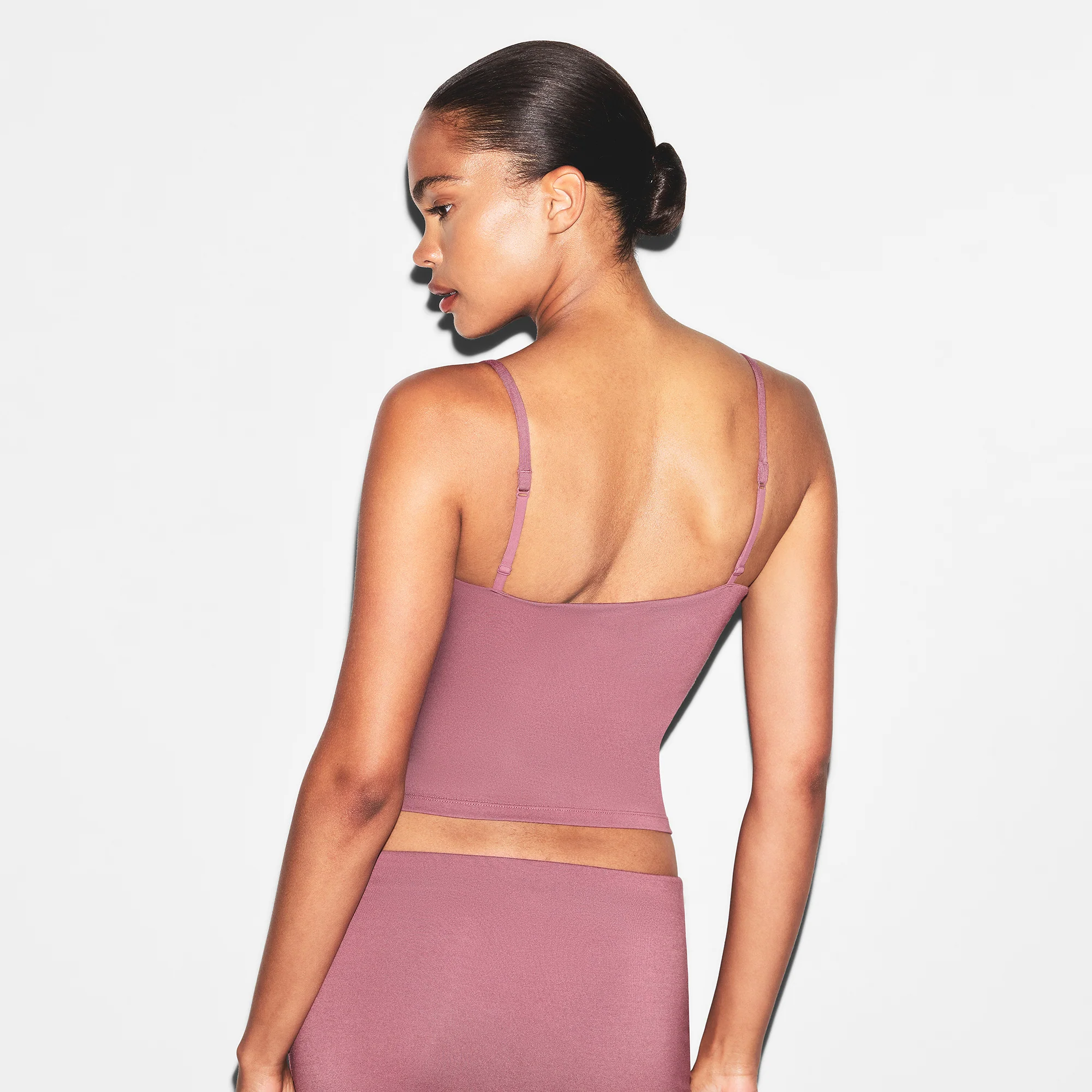 SMOOTH LAYERS SCOOP NECK CAMI | REDWOOD