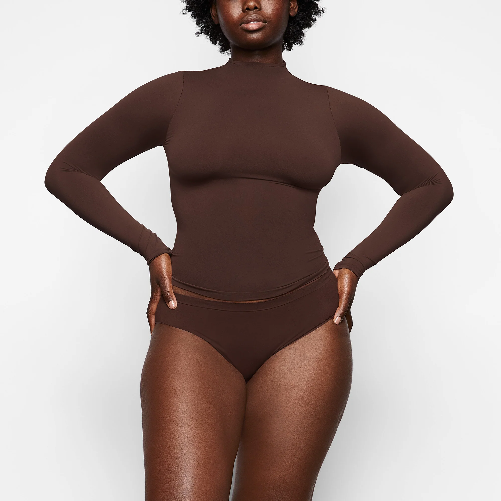 SOFT SMOOTHING SEAMLESS BRIEF | ONYX