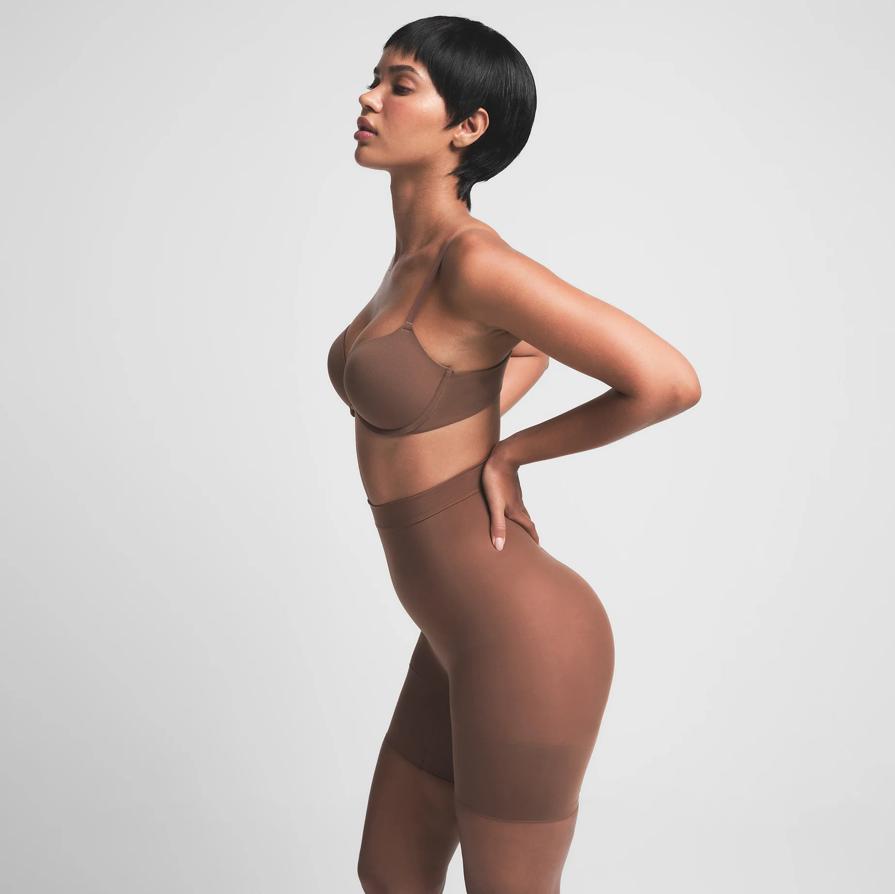SHEER SEAMLESS HIGH-WAISTED MID THIGH SHORT | CLAY