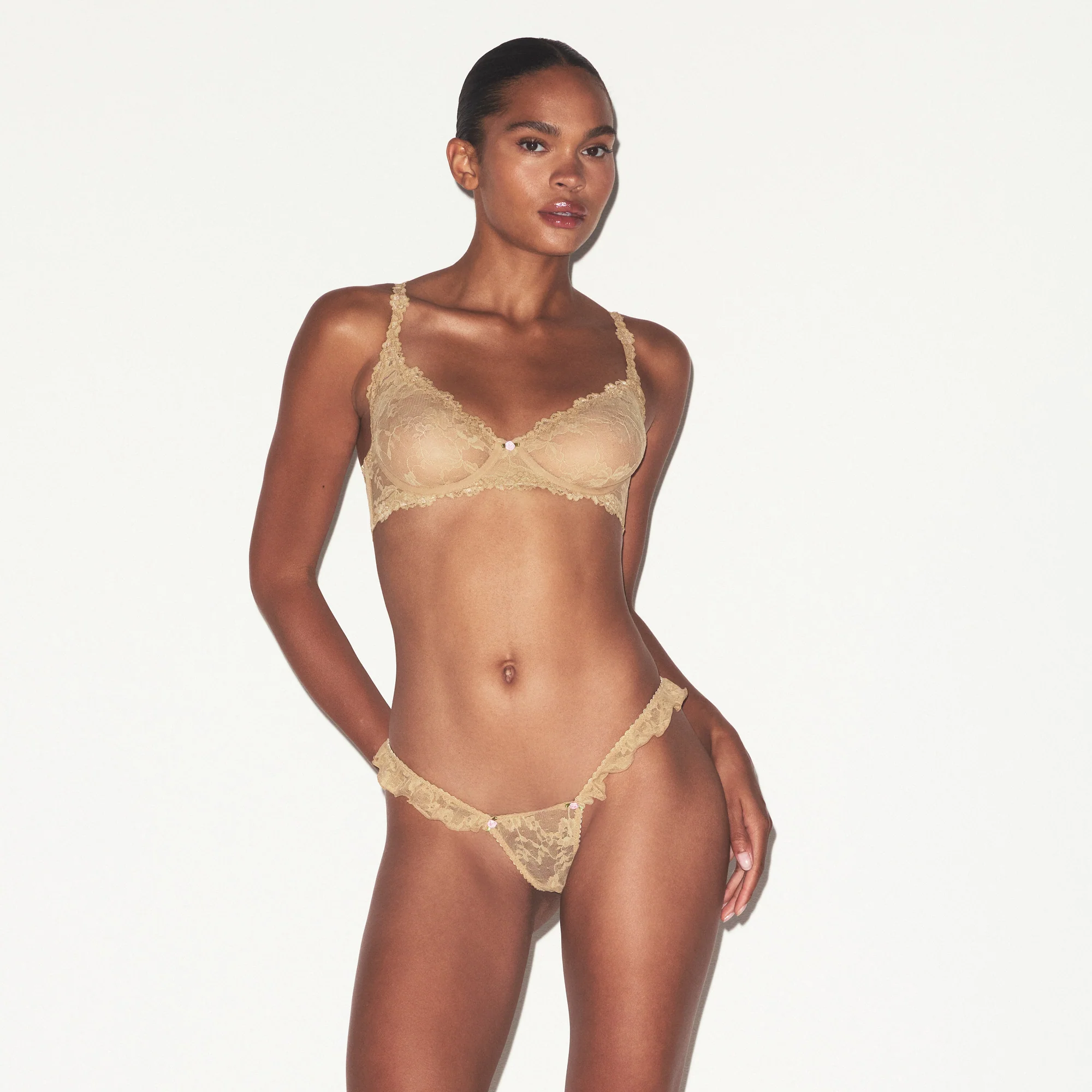 STRETCH LACE BUTTERFLY THONG | DELTA