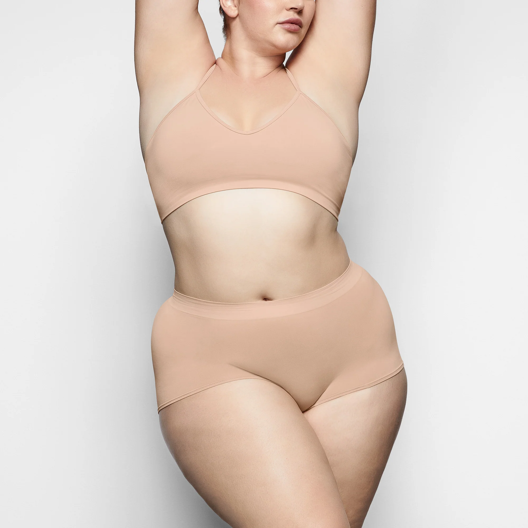 SOFT SMOOTHING SEAMLESS BOY SHORT | ONYX