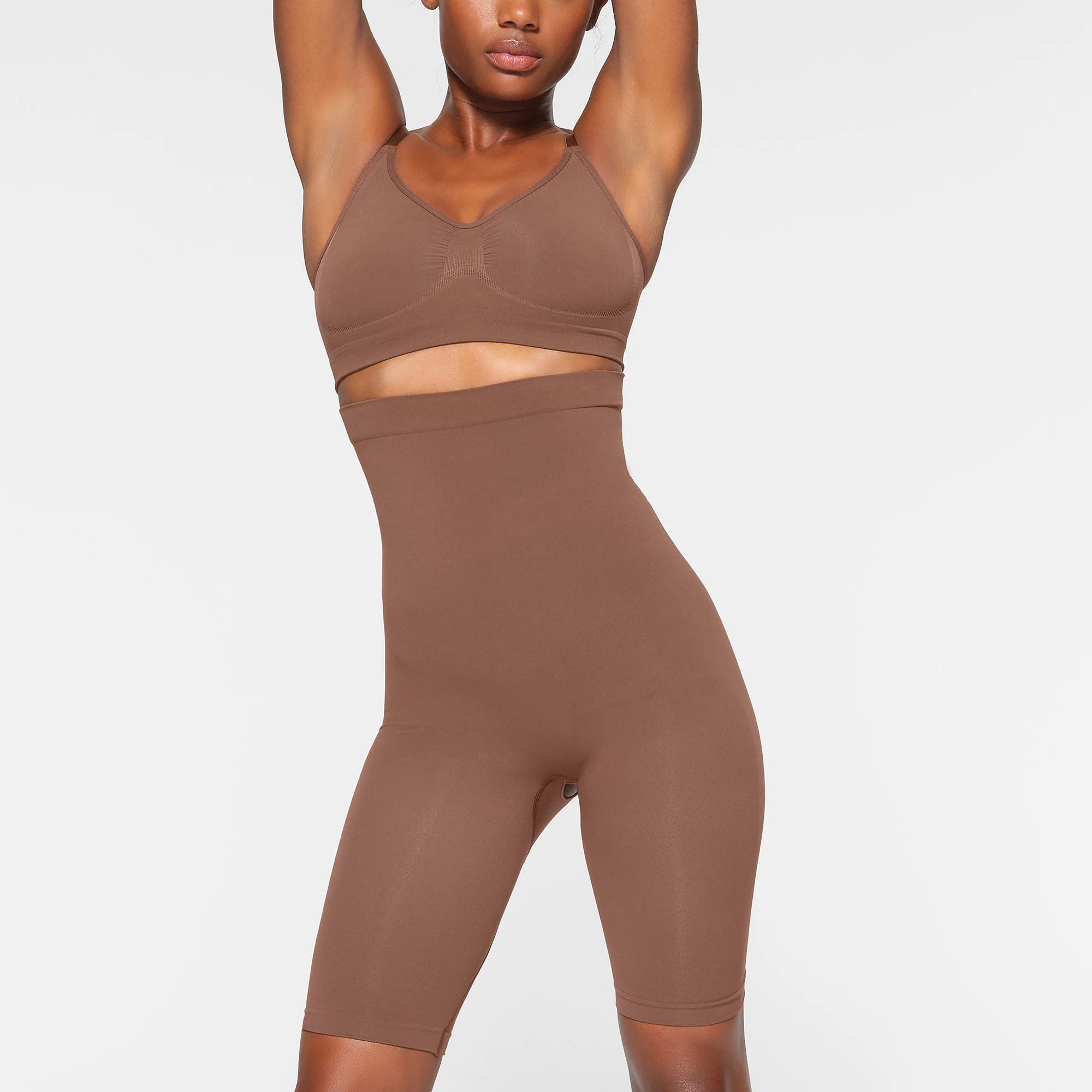 SEAMLESS SCULPT HIGH-WAISTED ABOVE THE KNEE SHORT | ONYX