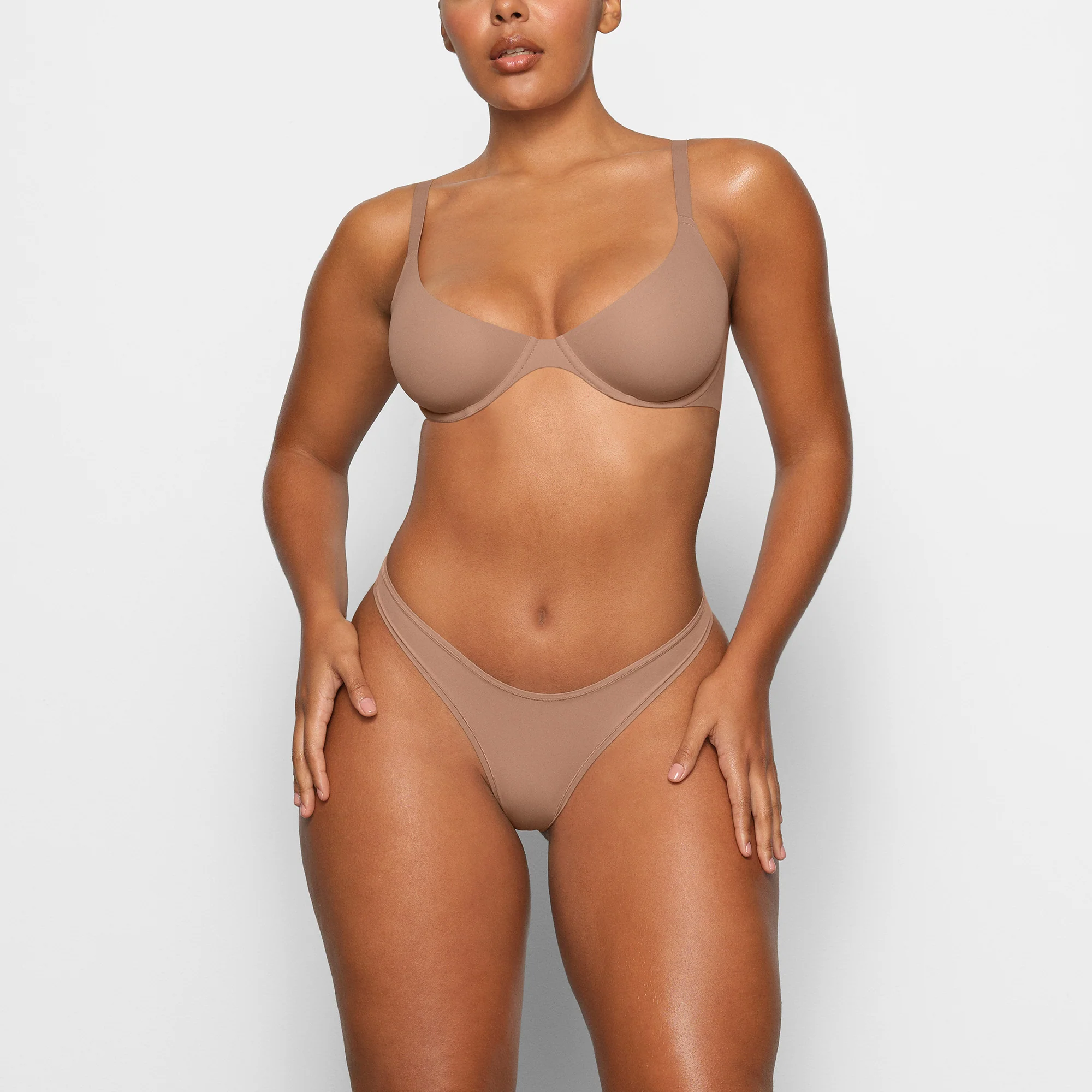 FITS EVERYBODY PLUNGE BRA | ONYX