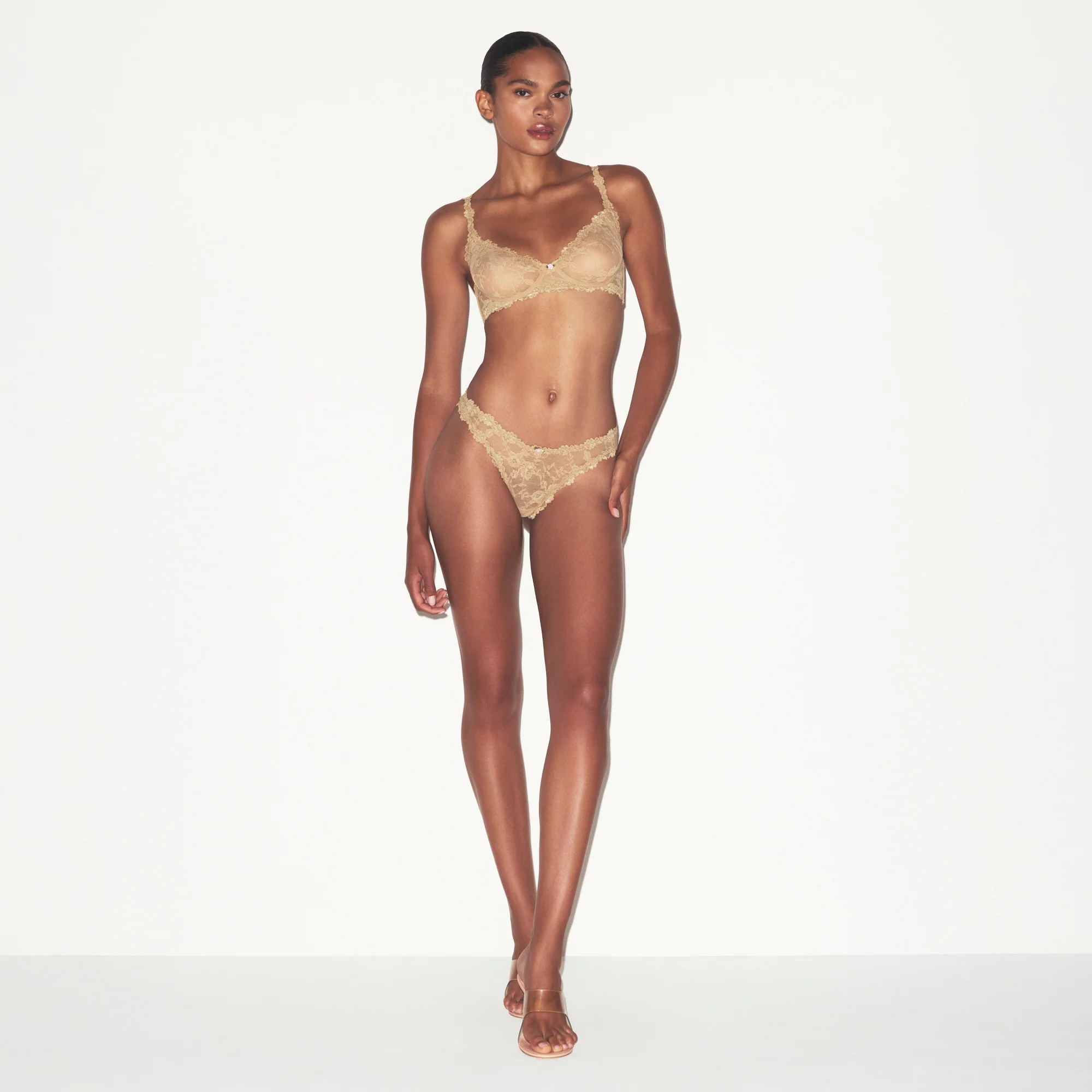 STRETCH LACE UNLINED DEMI BRA | DELTA