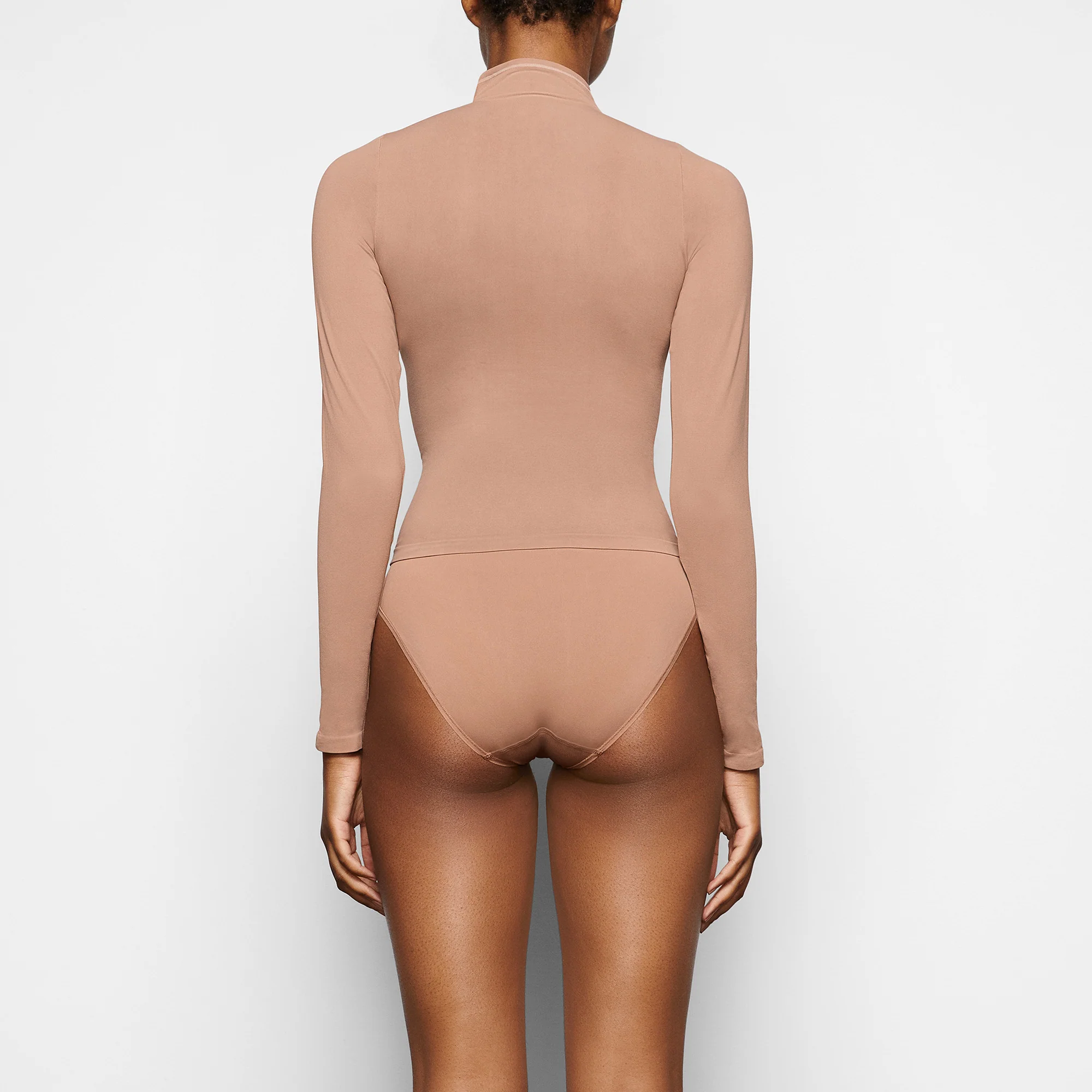 SOFT SMOOTHING SEAMLESS BRIEF | ONYX