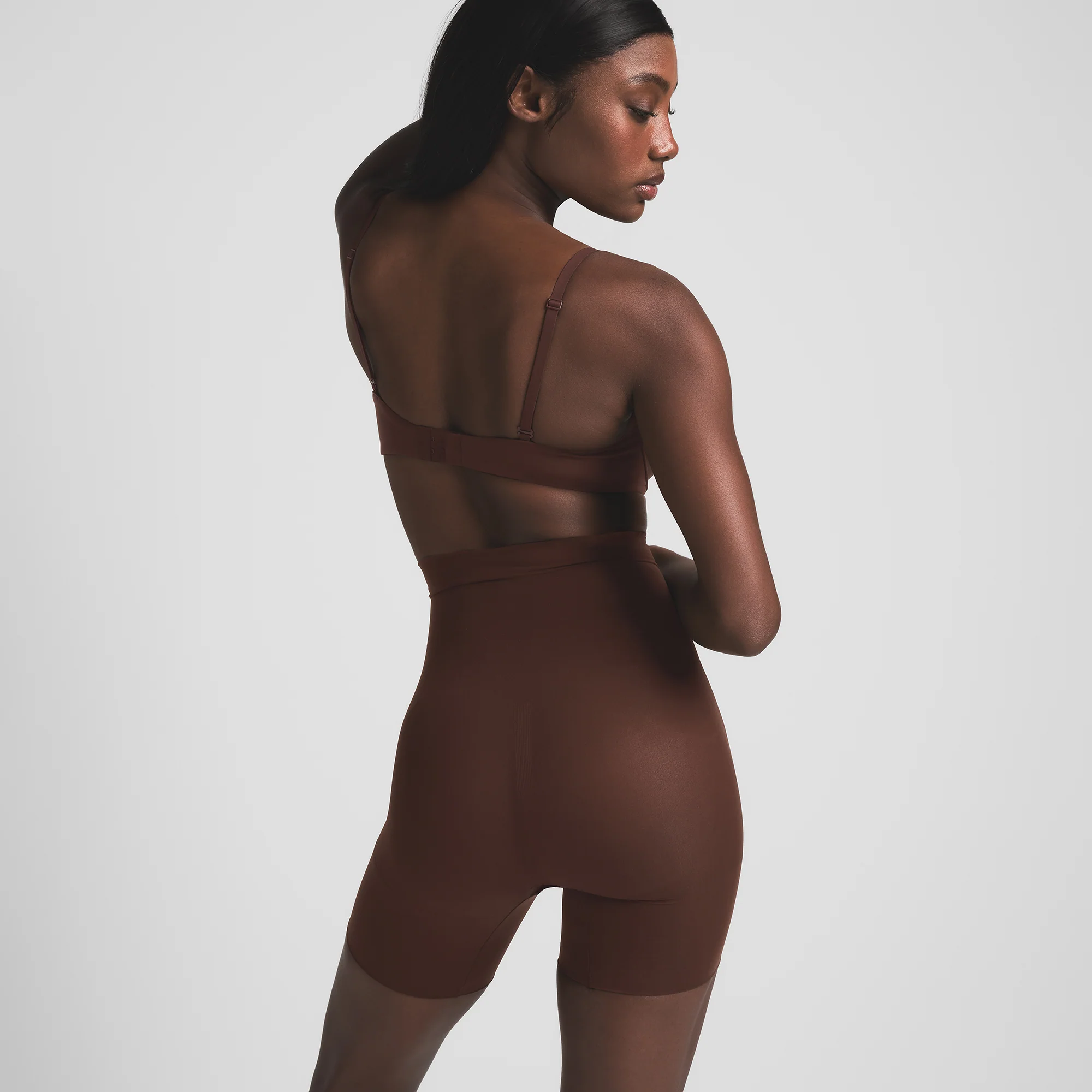 SHEER SEAMLESS HIGH-WAISTED MID THIGH SHORT | CLAY