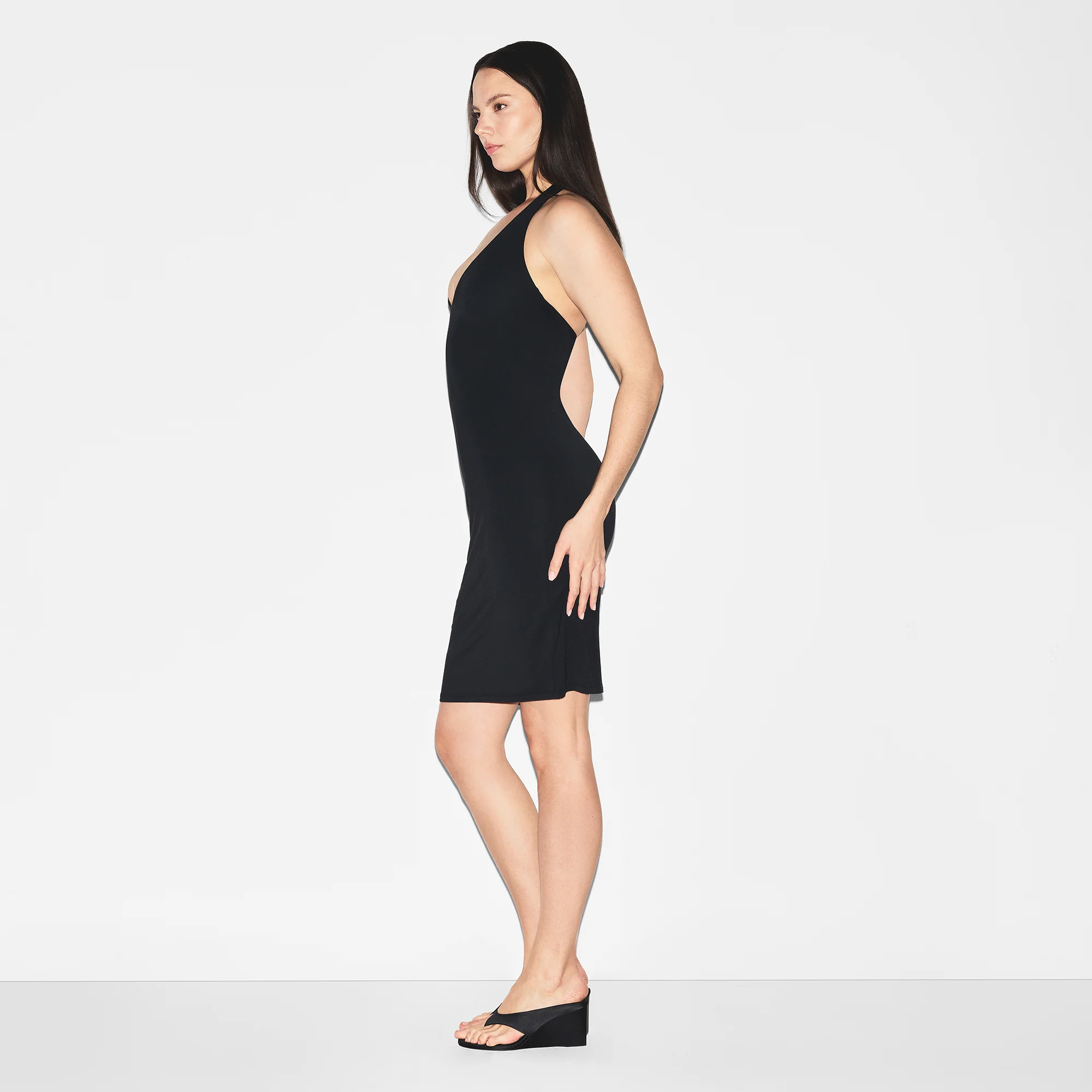 SMOOTH LAYERS PLUNGE HALTER MIDI DRESS | OBSIDIAN