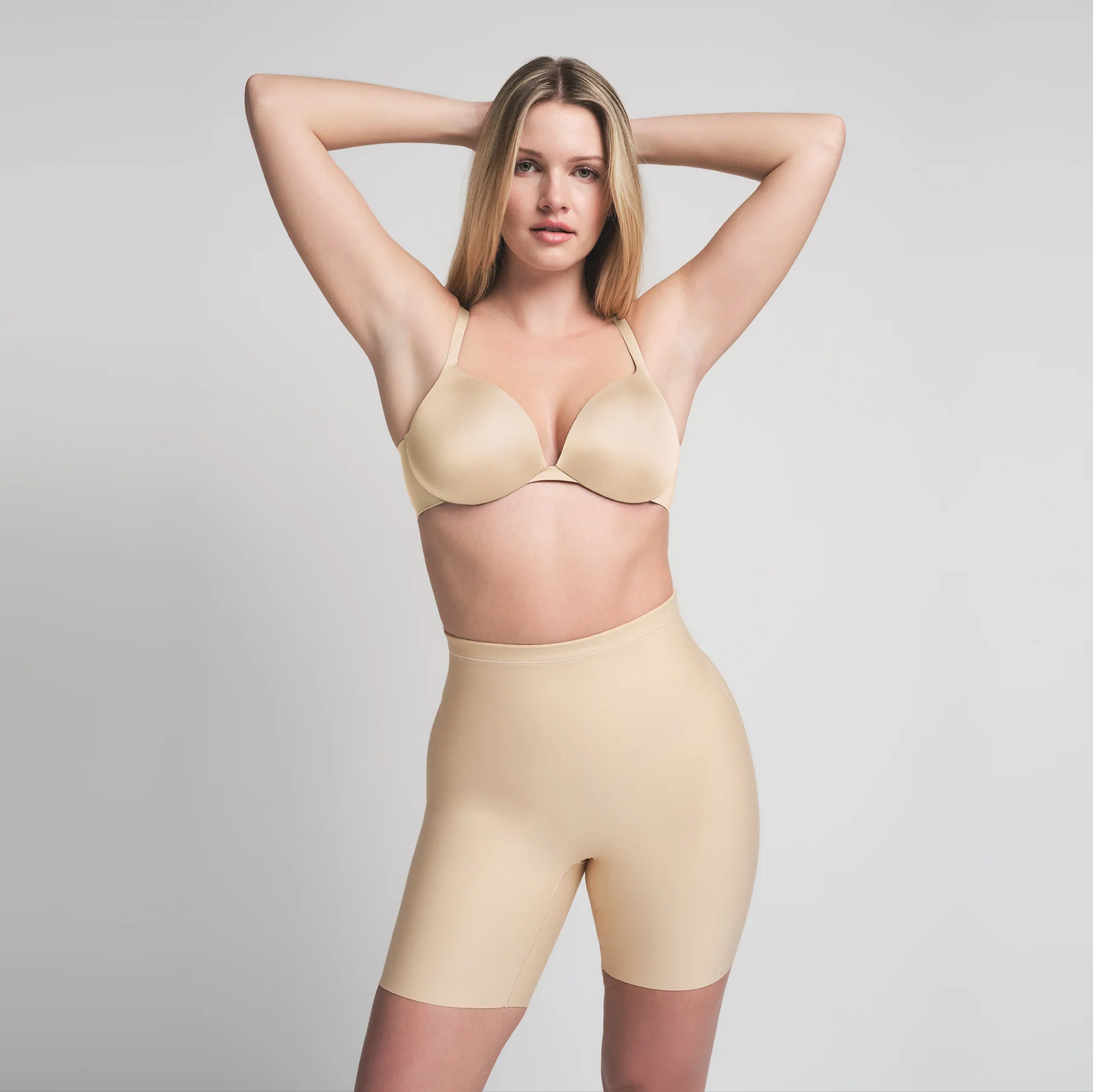 SKIMS BODY CORE SCULPT MID RISE SHORT | ONYX