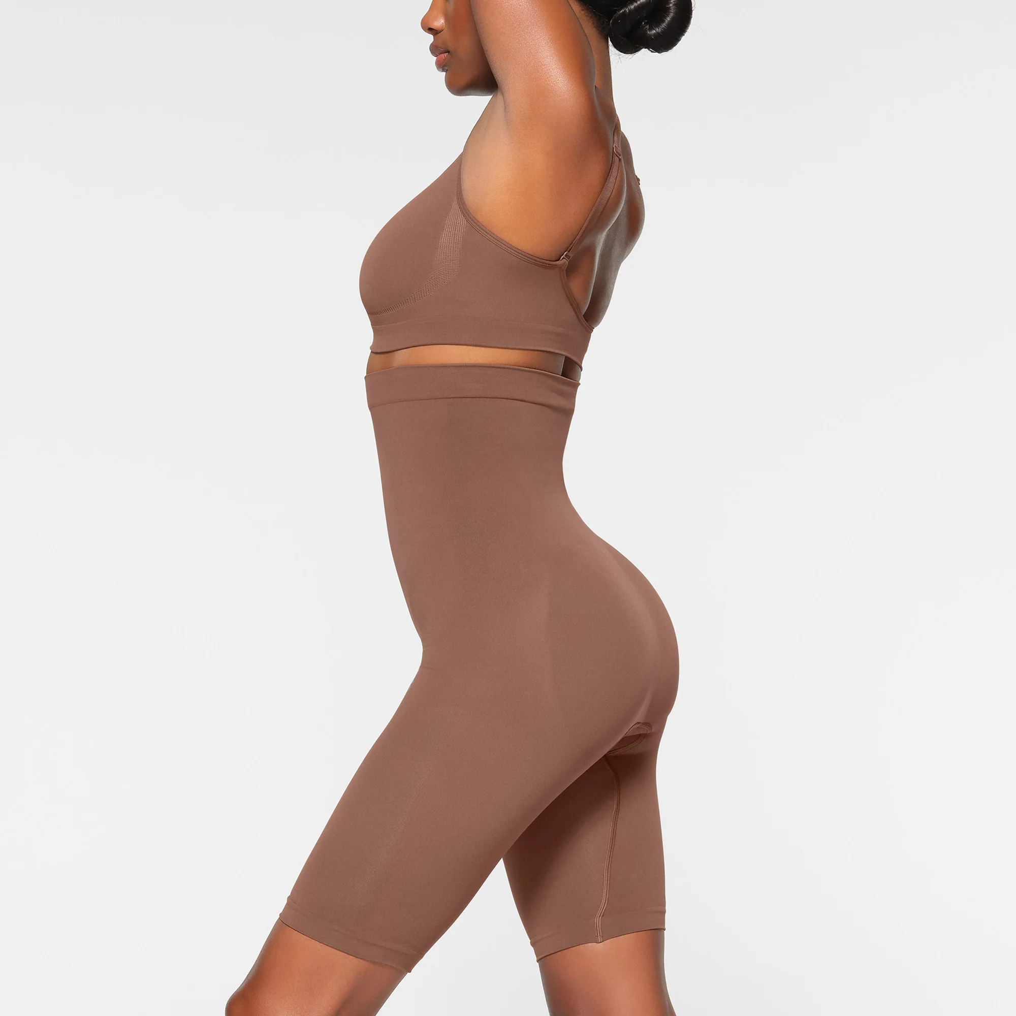 SEAMLESS SCULPT HIGH-WAISTED ABOVE THE KNEE SHORT | ONYX