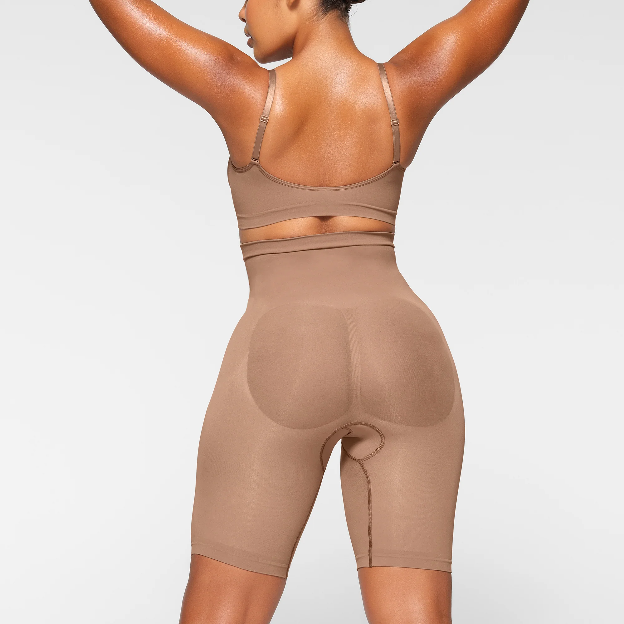 SEAMLESS SCULPT HIGH-WAISTED ABOVE THE KNEE SHORT | ONYX