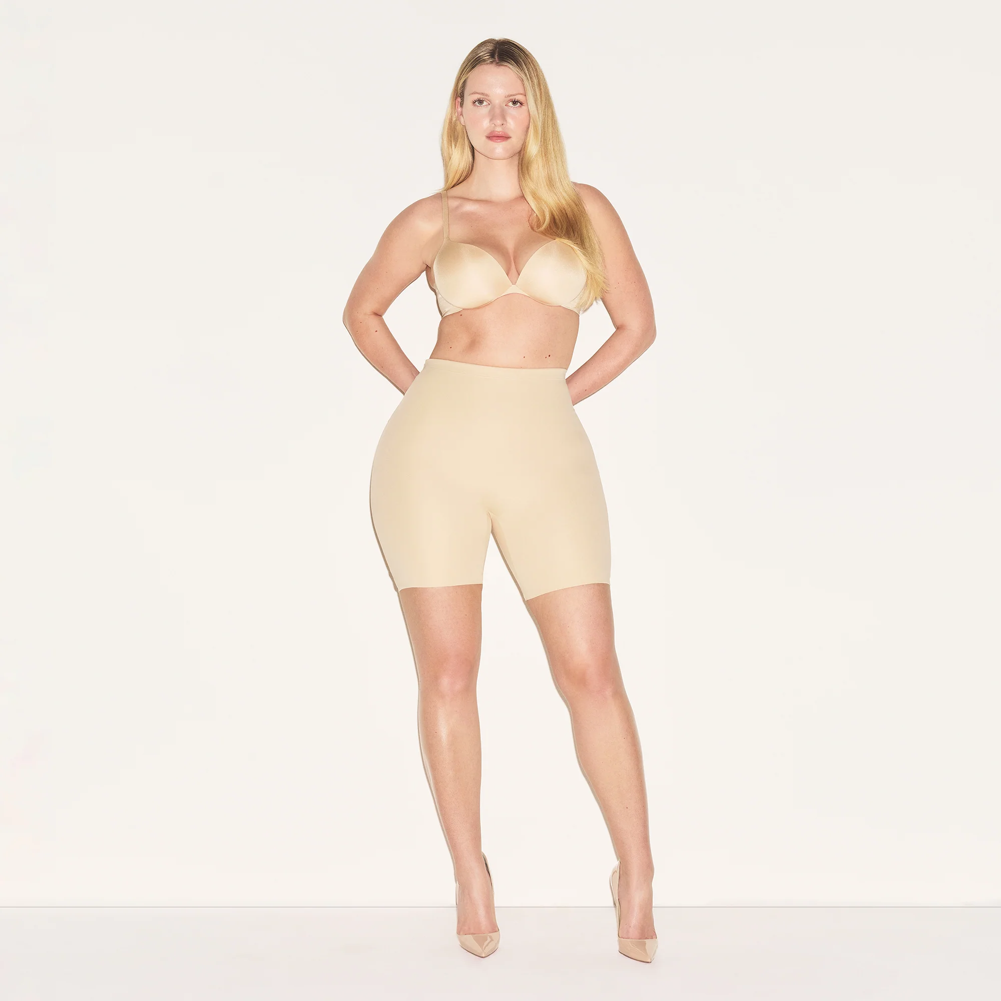 SKIMS BODY HIP ENHANCING PADDED SHORT | CLAY