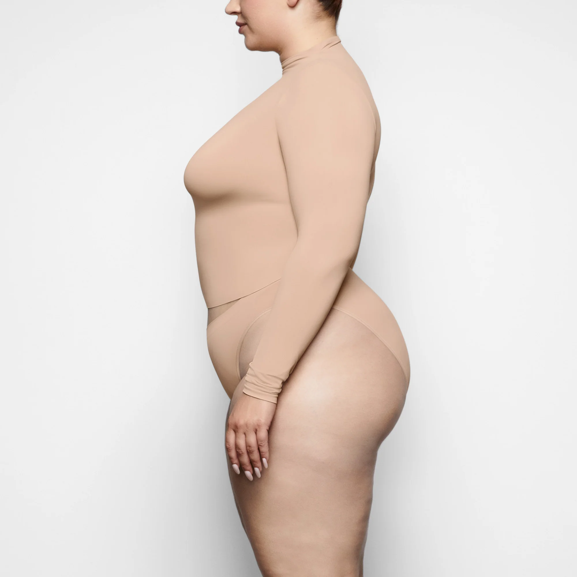 SOFT SMOOTHING SEAMLESS BRIEF | ONYX