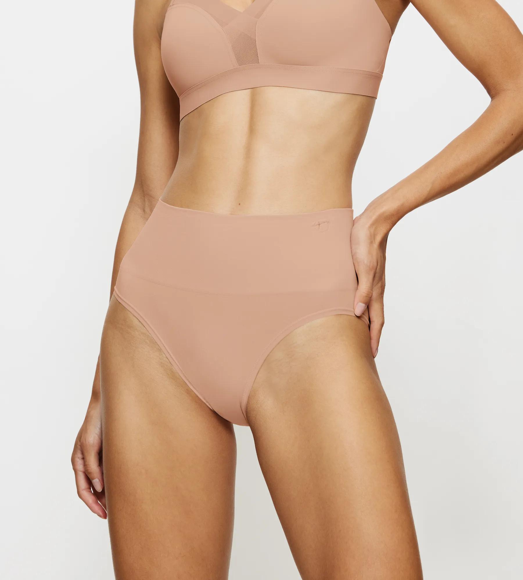 Triumph Soft Sculpt  High waisted
