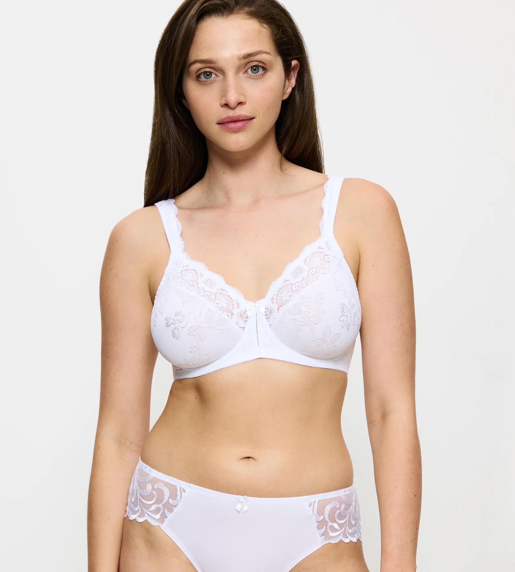 Stellina - Bynder Test w Model Images  Underwired bras