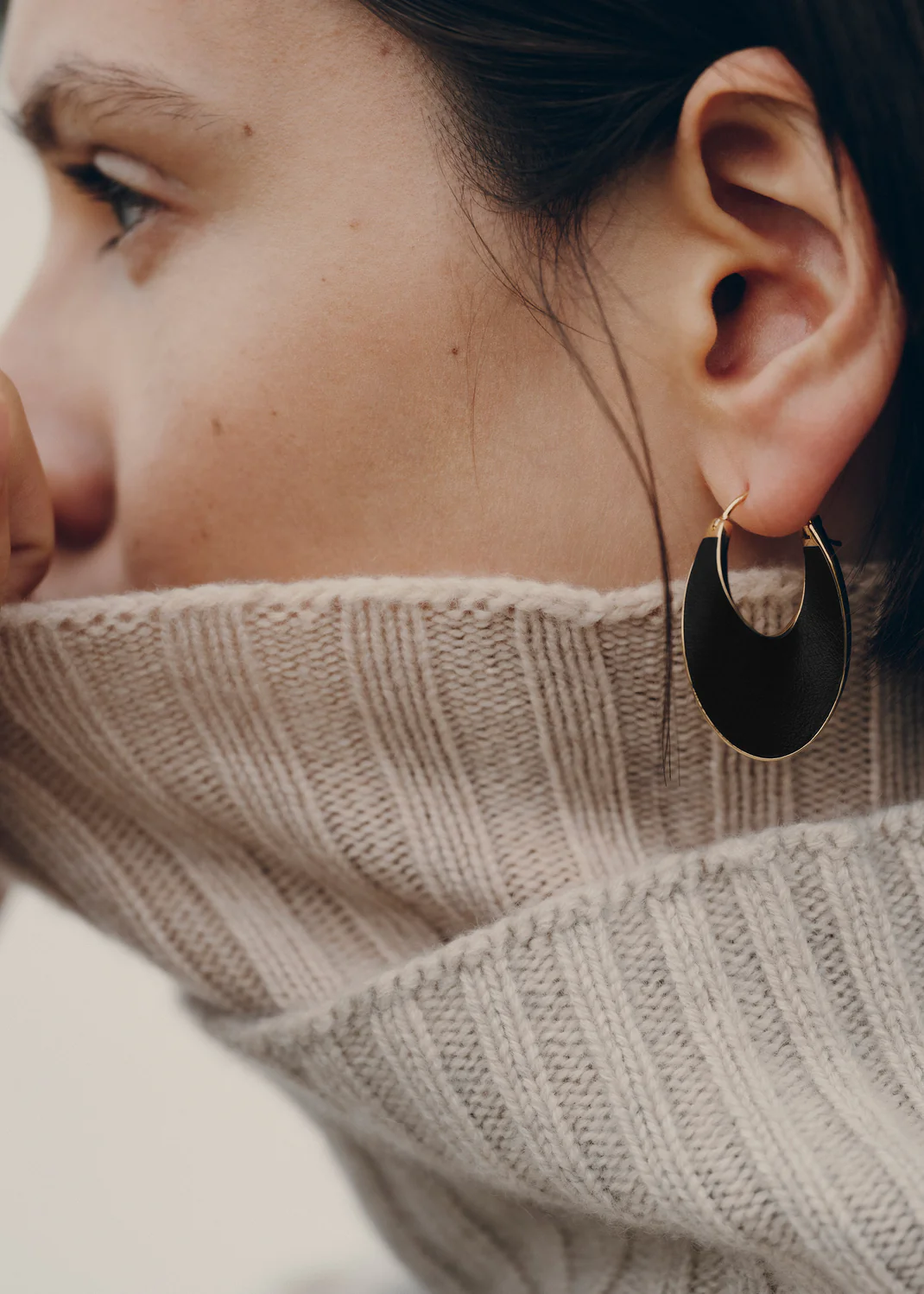 Éole Slim Hoop Earrings-Edition Black Leather