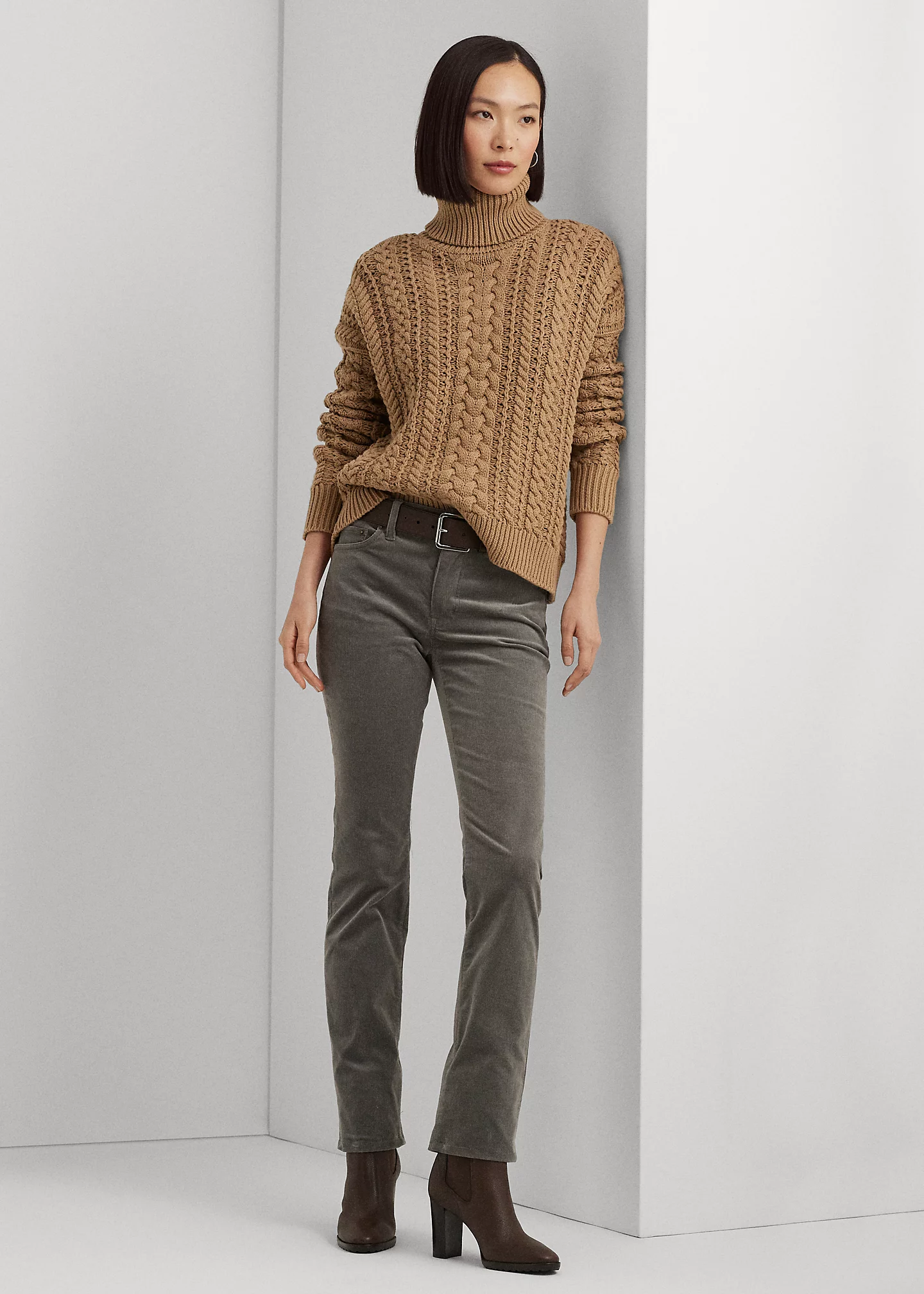 Stretch Corduroy Mid-Rise Straight Pant
