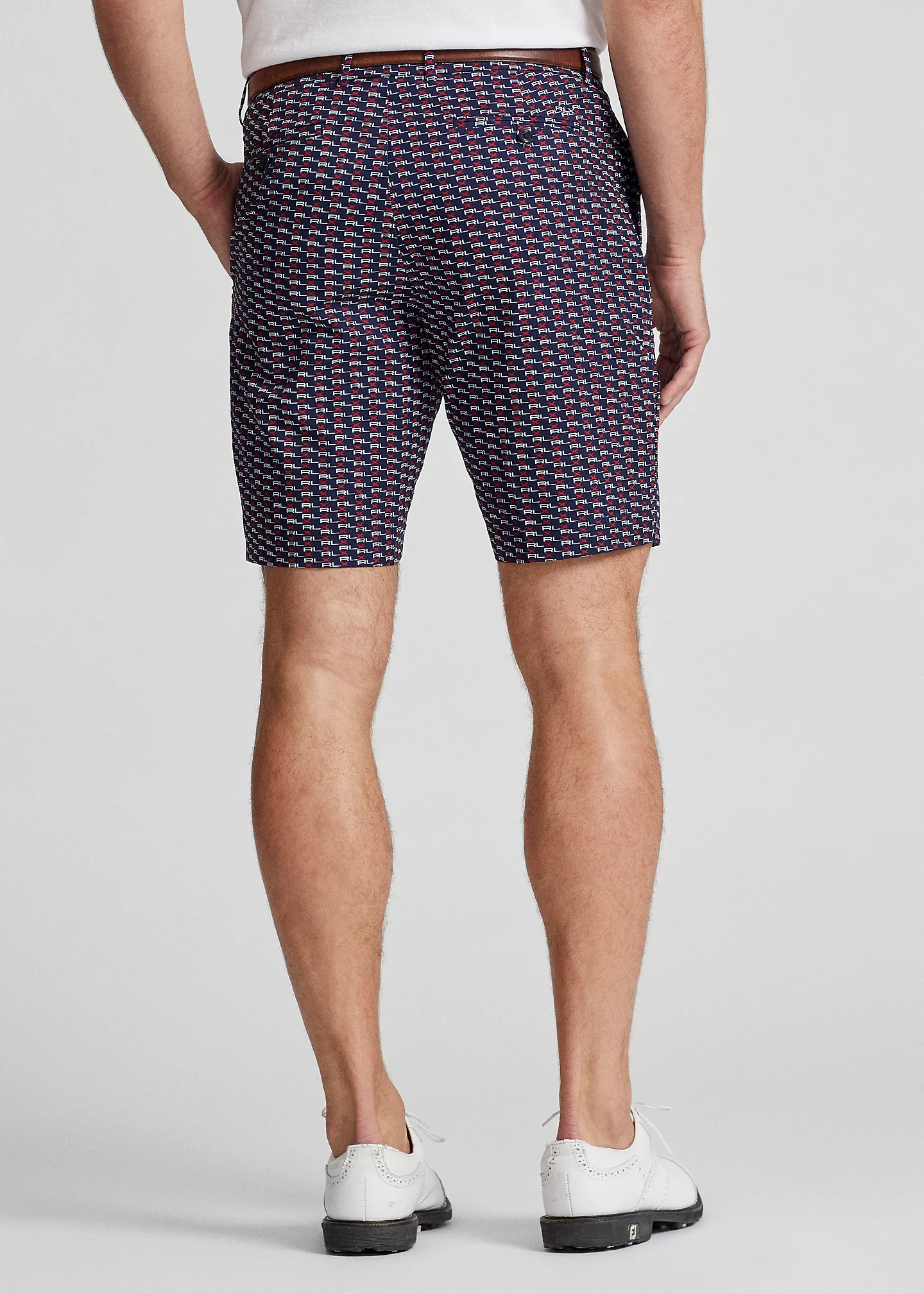 9-Inch Tailored Fit Featherweight Short