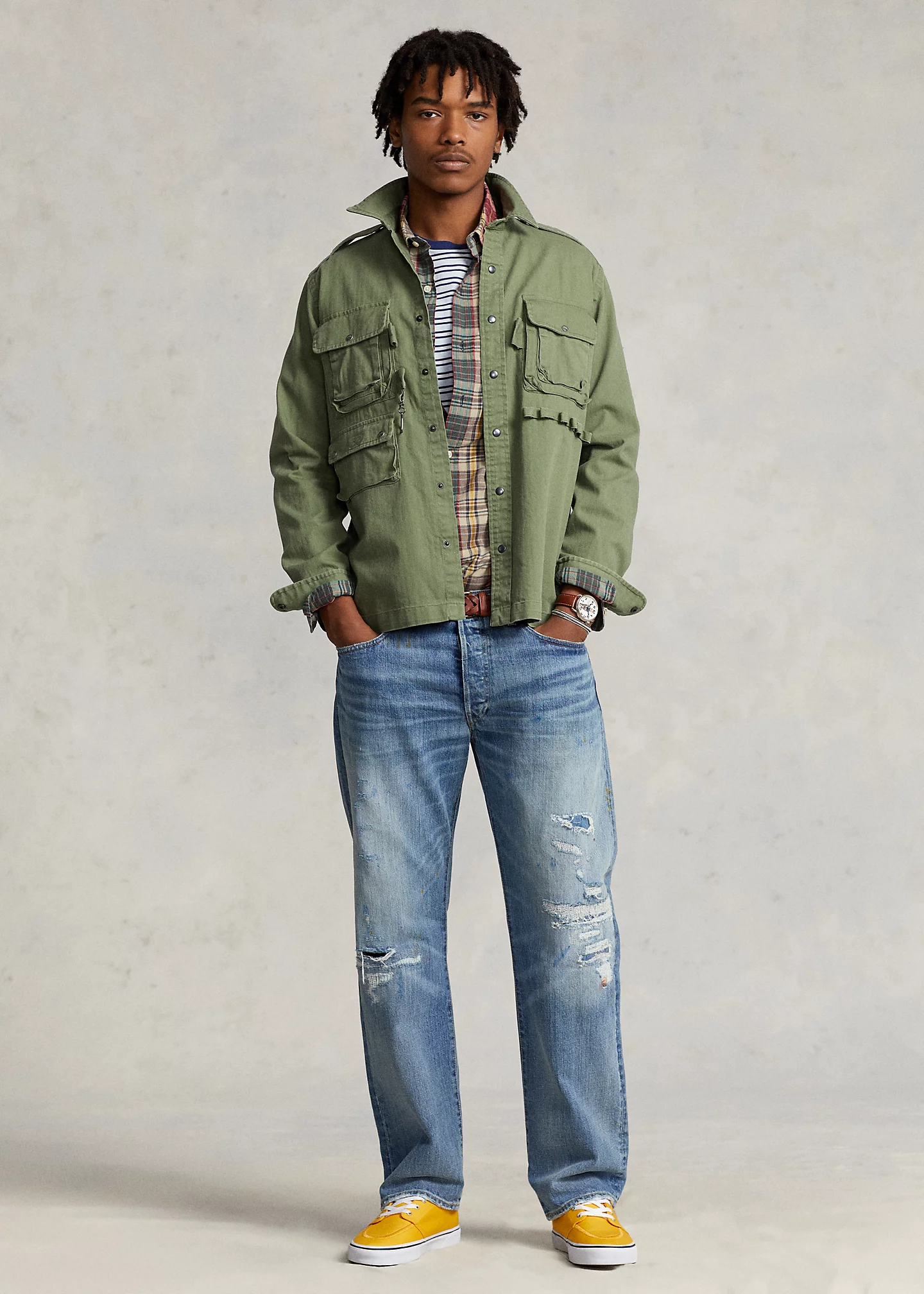 Classic Fit Distressed Jean