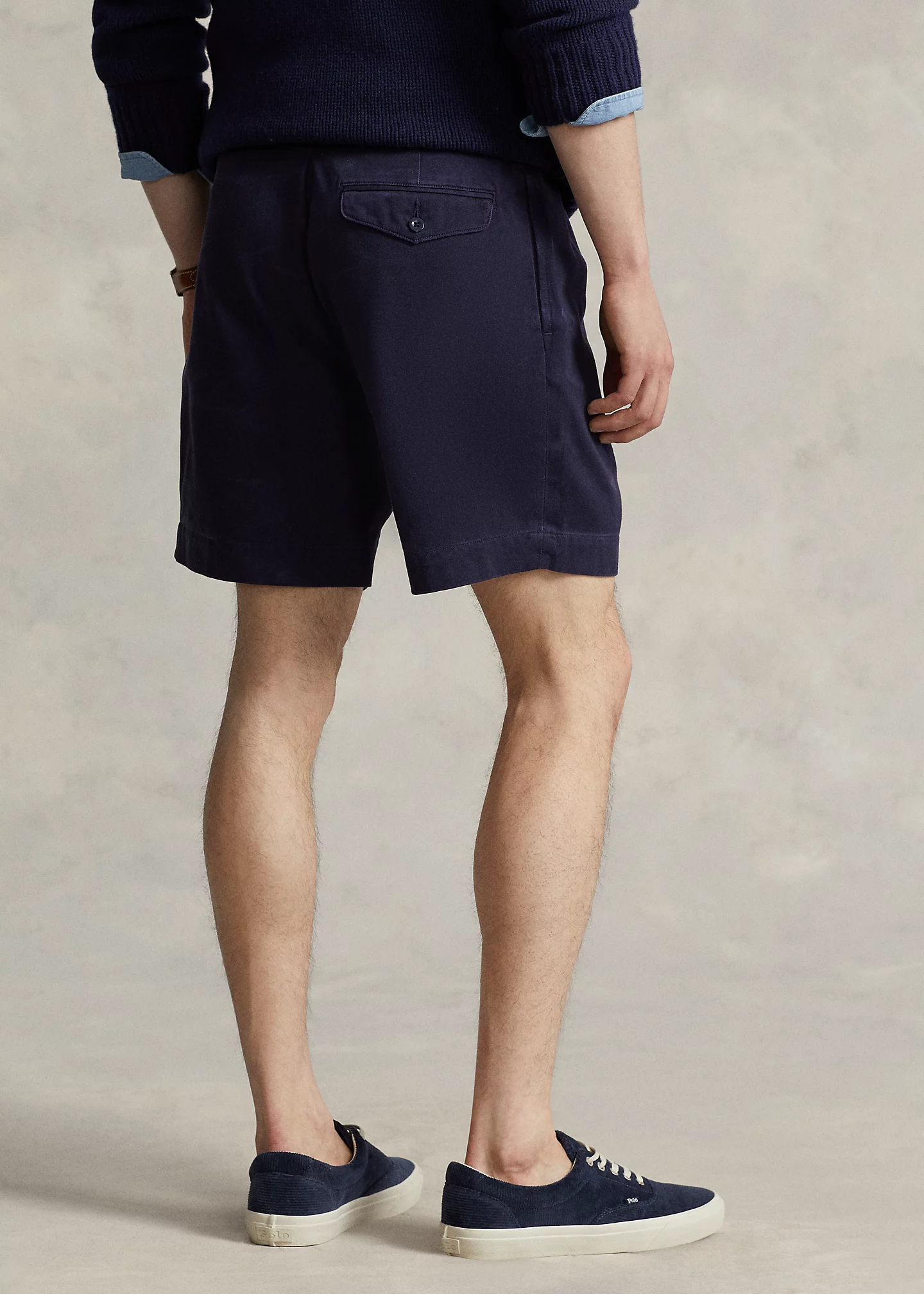 7-Inch Relaxed Fit Pleated Twill Short
