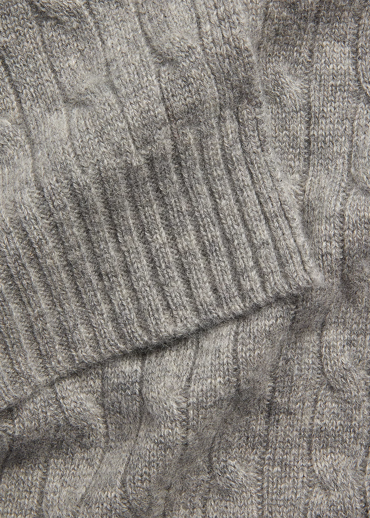 Cable-Knit Cashmere Scarf