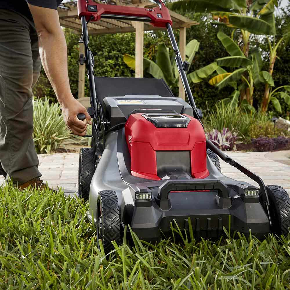 MILWAUKEE 18V FUEL™ 533mm (21") Self-Propelled Dual Battery Lawn Mower Skin M18F2LM210