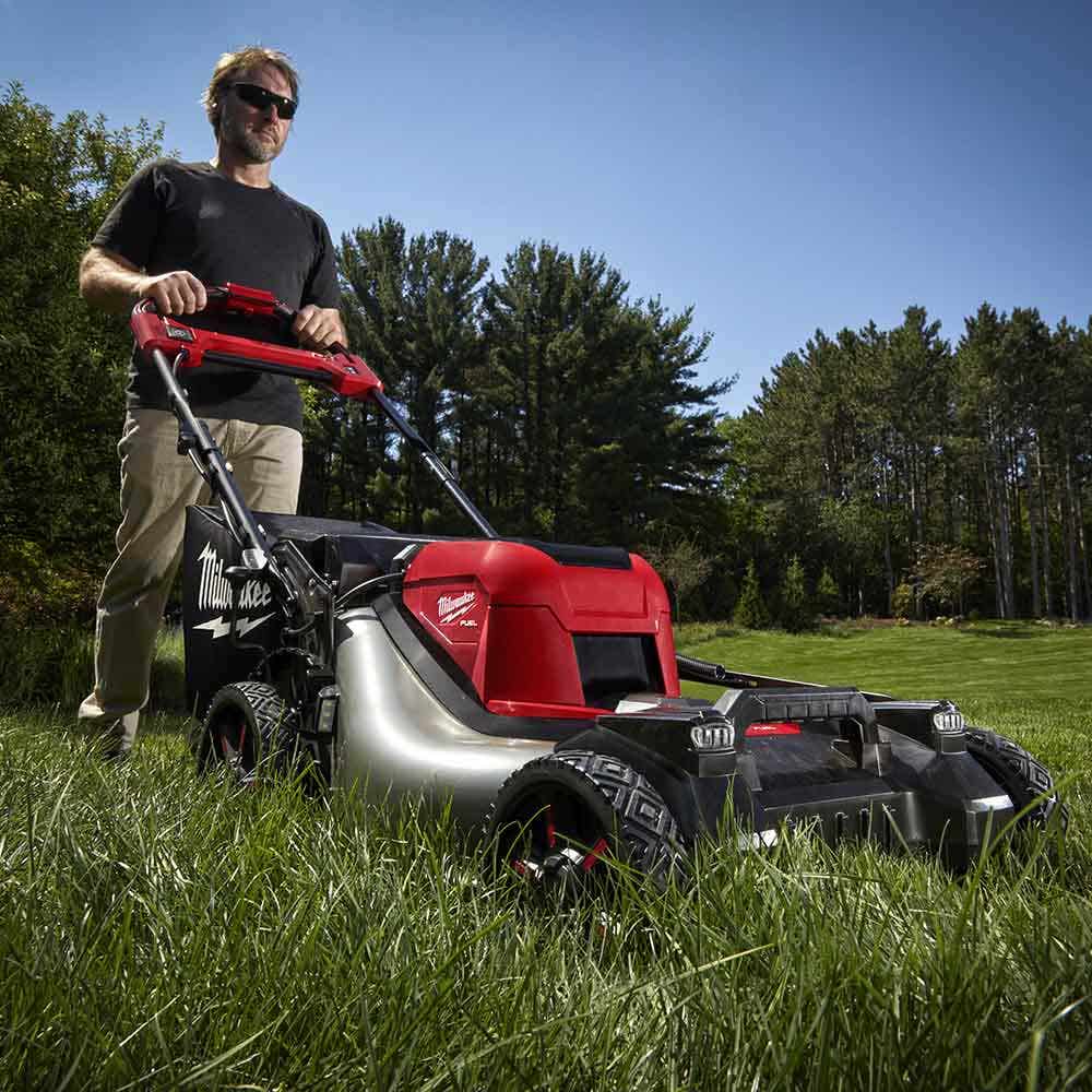 MILWAUKEE 18V FUEL™ 533mm (21") Self-Propelled Dual Battery Lawn Mower Skin M18F2LM210