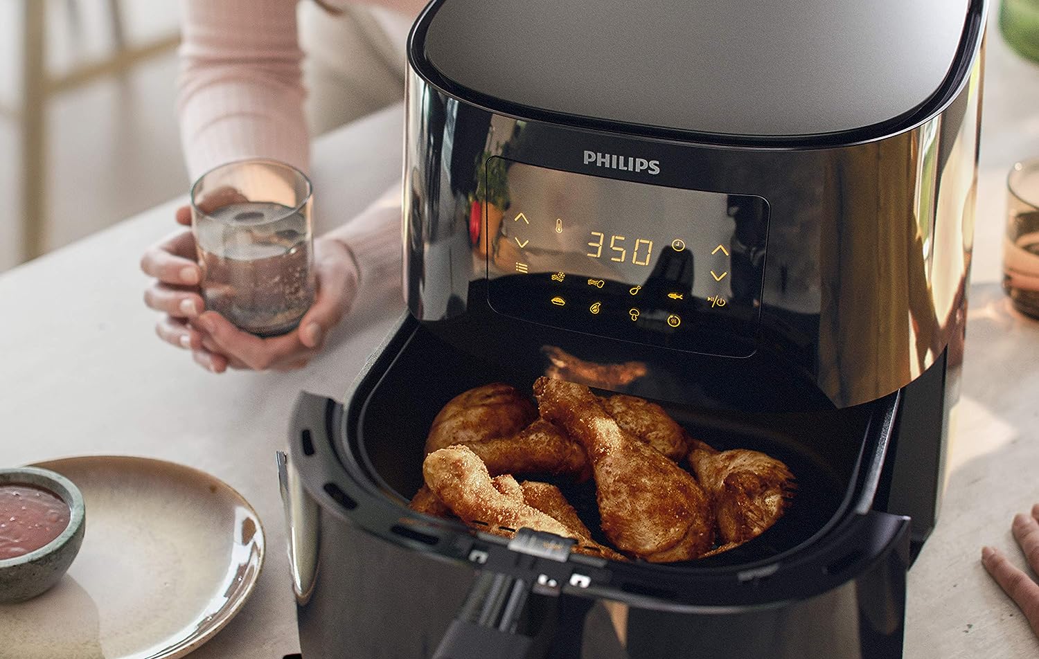 Essential Connected XL 2.65lb/6.2L Capacity Digital Airfryer with Rapid Air Technology, Wi-Fi Connected (Kitchen+ App), Alexa Compatible, Black- HD9280/91, Compact