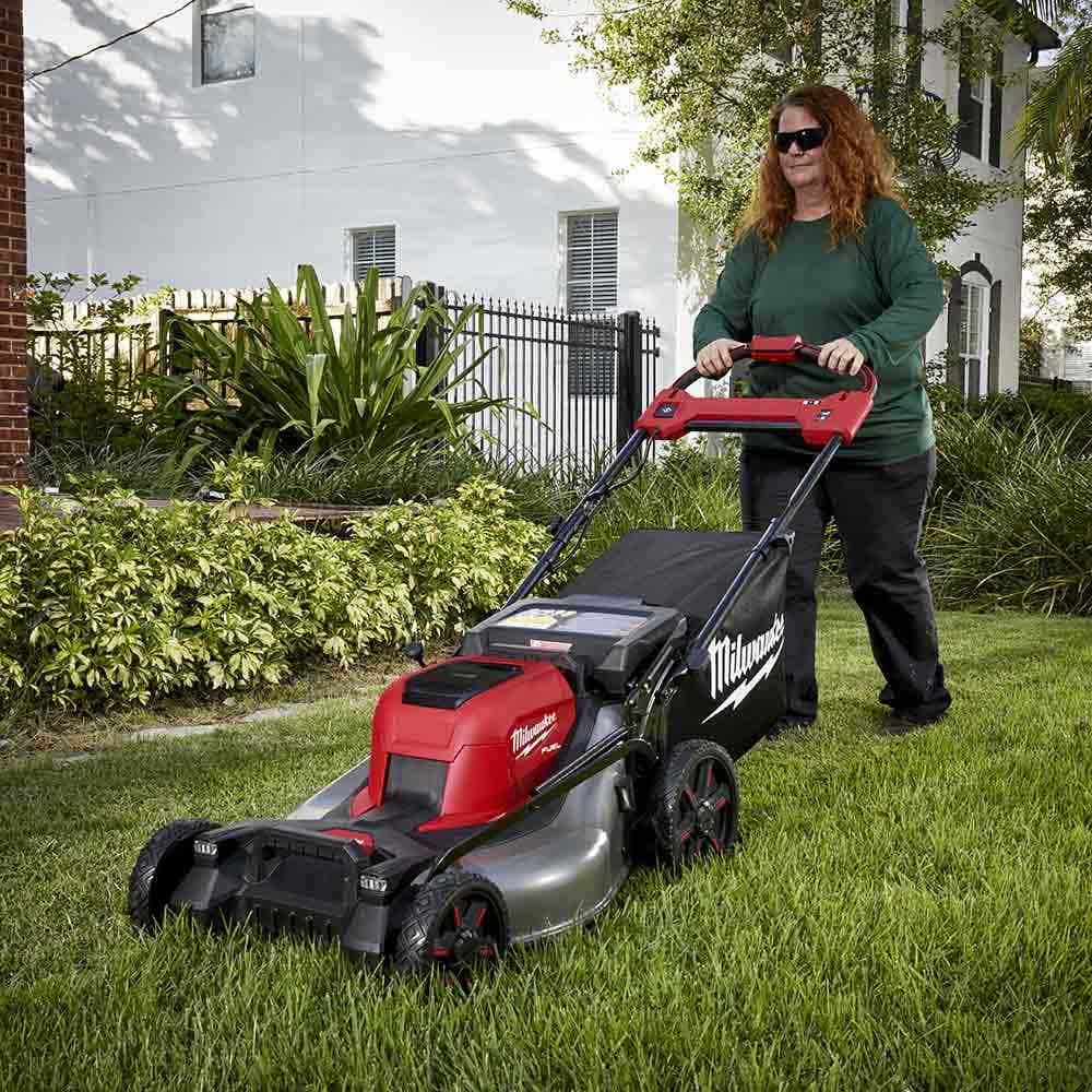 MILWAUKEE 18V FUEL™ 533mm (21") Self-Propelled Dual Battery Lawn Mower Skin M18F2LM210