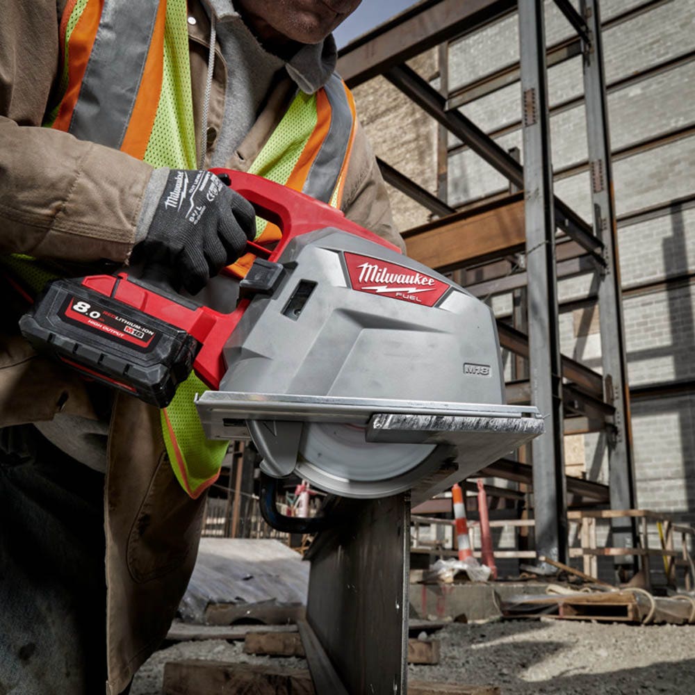 MILWAUKEE 18V FUEL™ 203mm Metal Cutting Circular Saw Skin M18FMCS66-0