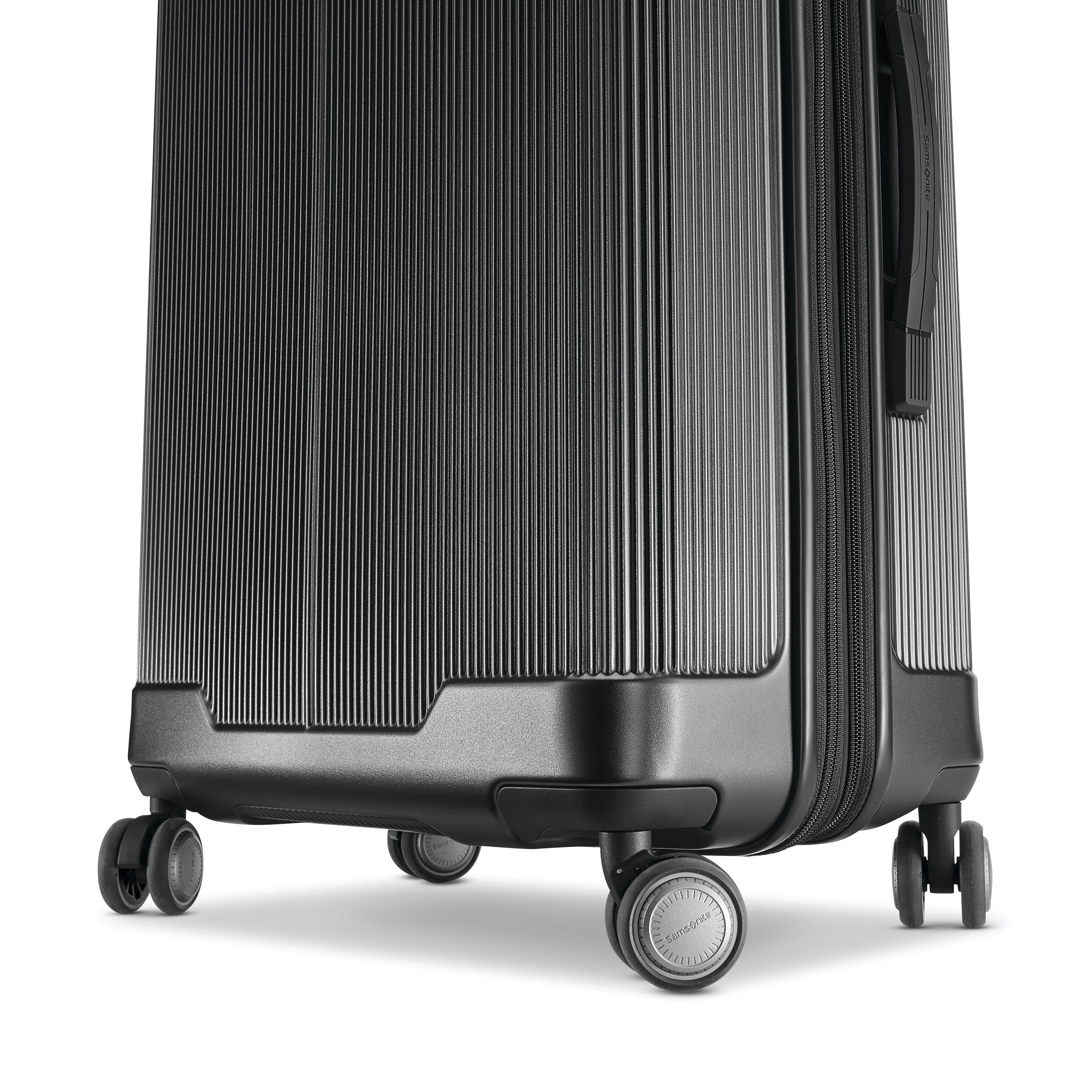SAMSONITE SILHOUETTE 17 LARGE HARDSIDE SPINNER