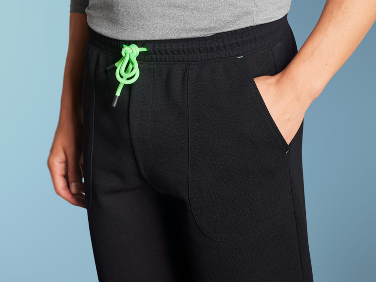 CRIVIT Herren Sweatshorts mit HeiQ Mint Technologie