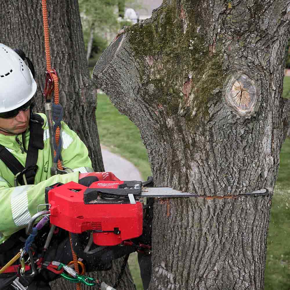 MILWAUKEE 18V FUEL™ 305mm (12") Top Handle Chainsaw Skin M18FTCHS120