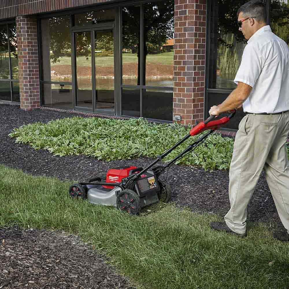 MILWAUKEE 18V FUEL™ 533mm (21") Self-Propelled Dual Battery Lawn Mower Skin M18F2LM210