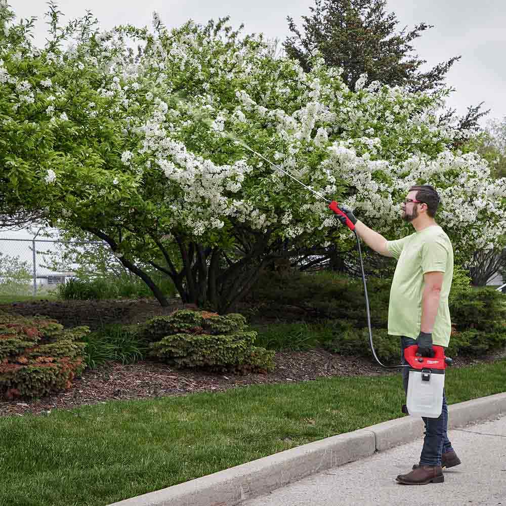 MILWAUKEE 12V 7L Handheld Chemical Sprayer Skin M12BHCS7L0