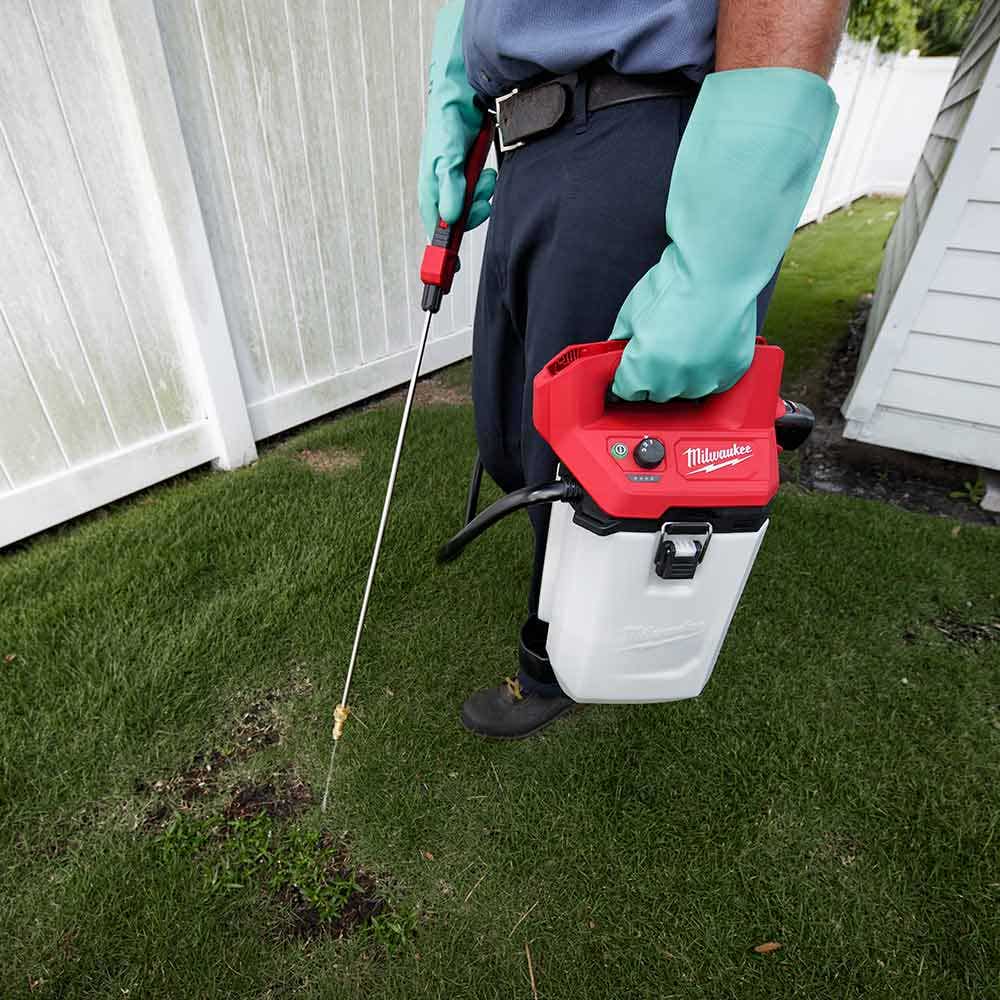 MILWAUKEE 12V 7L Handheld Chemical Sprayer Skin M12BHCS7L0