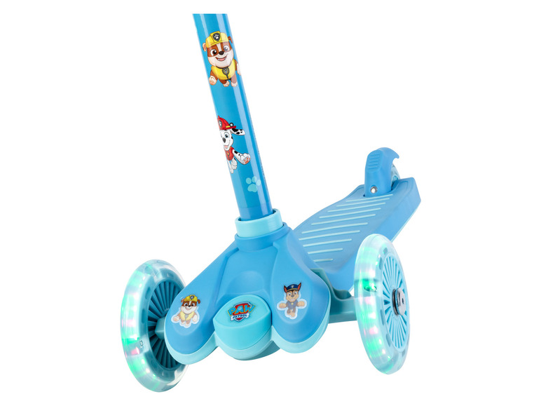 Tri-Scooter mit LED-Rollen