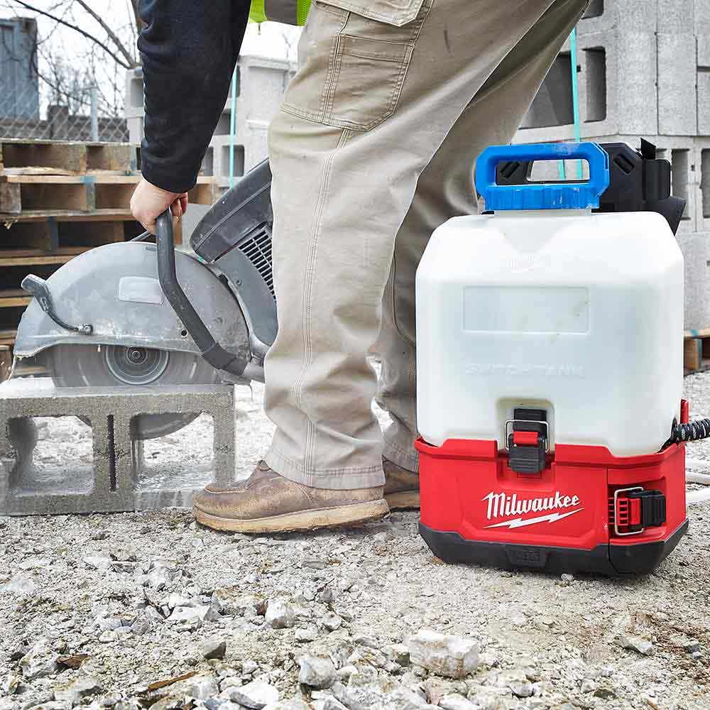 MILWAUKEE 18V 15L Backpack Water Supply w/ Powered Base Skin M18BPFPWSA0