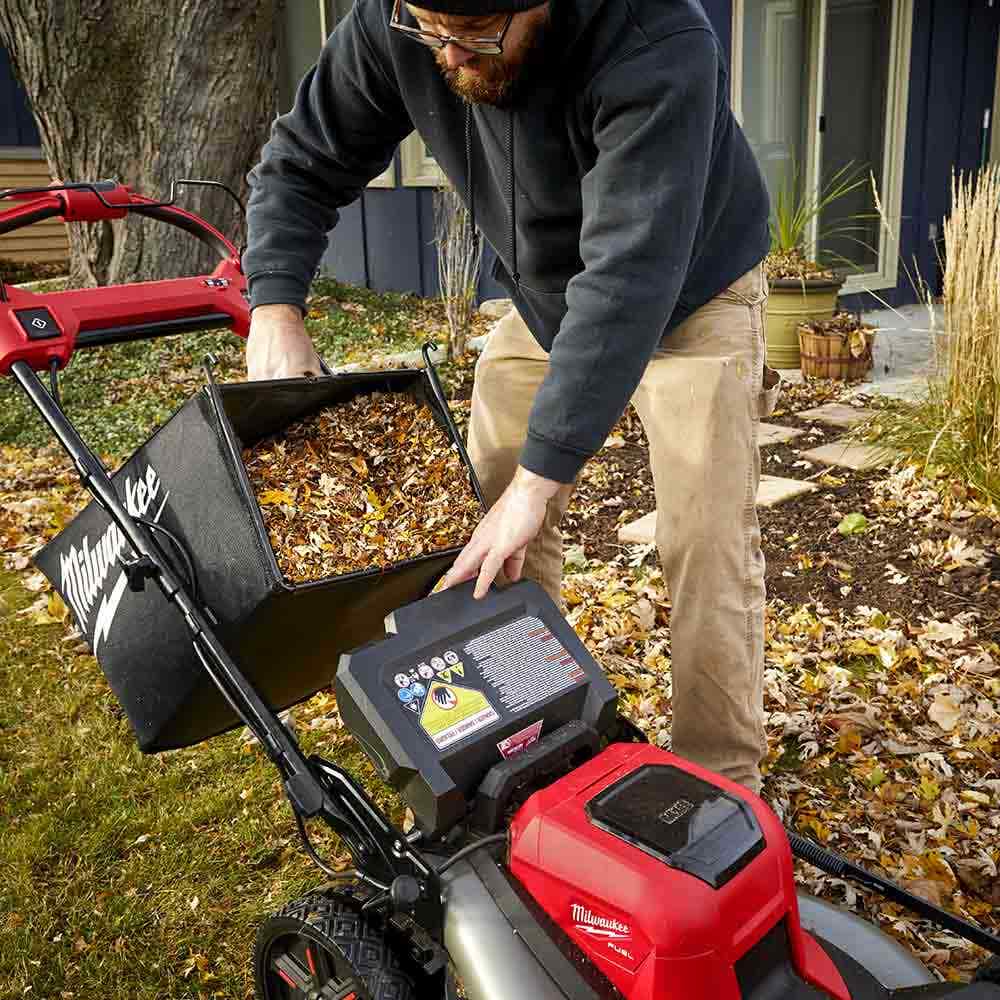MILWAUKEE 18V FUEL™ 533mm (21") Self-Propelled Dual Battery Lawn Mower Skin M18F2LM210