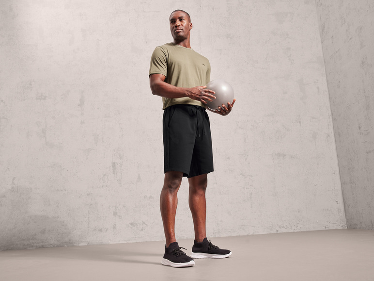 CRIVIT Herren Sweatshorts Double Knit, mit HeiQ Mint Technologie