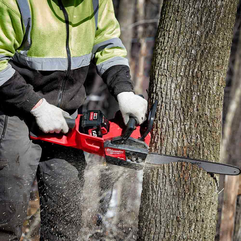 MILWAUKEE 18V FUEL™ 356mm Chainsaw Skin M18FCHS140