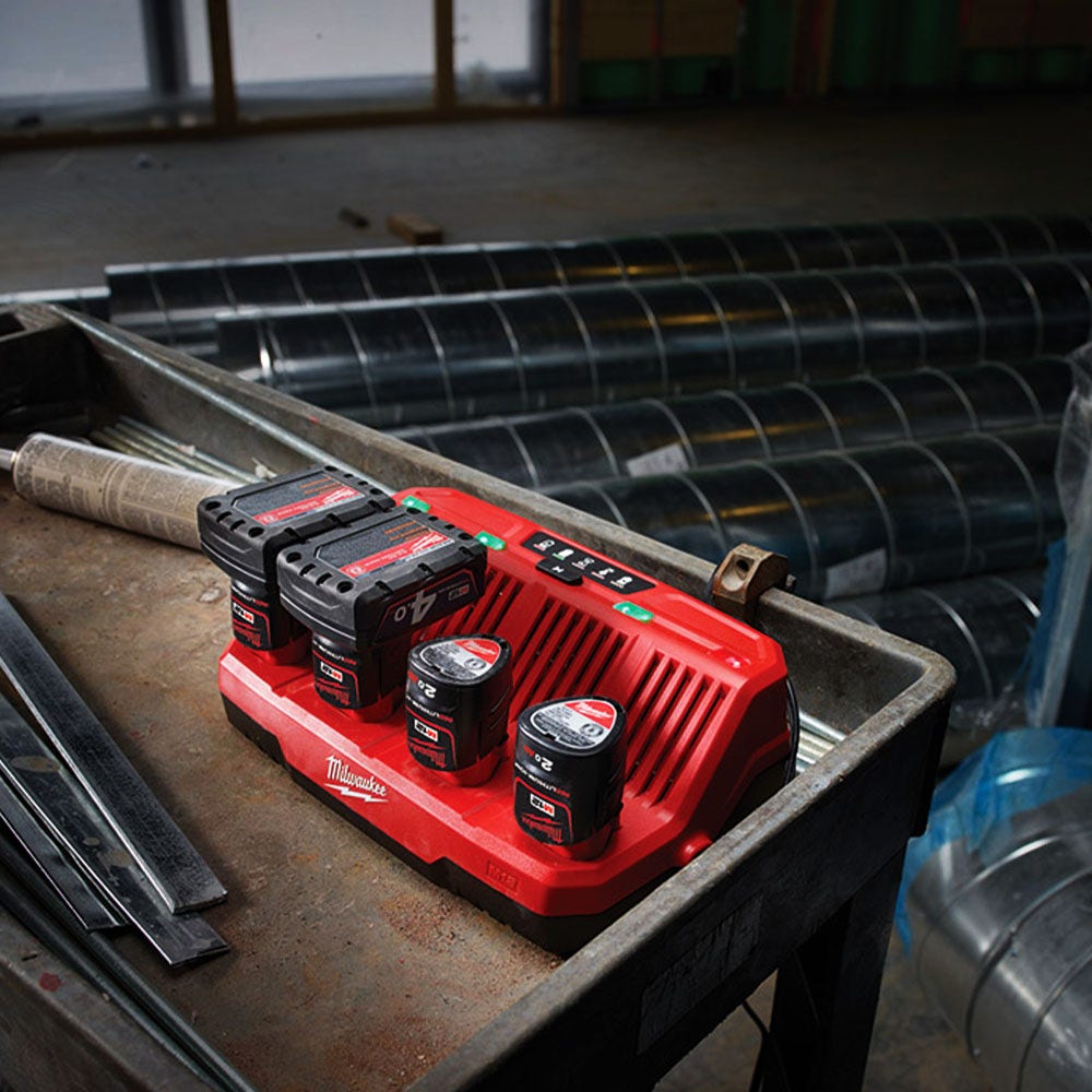 MILWAUKEE 12V 4 Bay Sequential Battery Charger M12C4